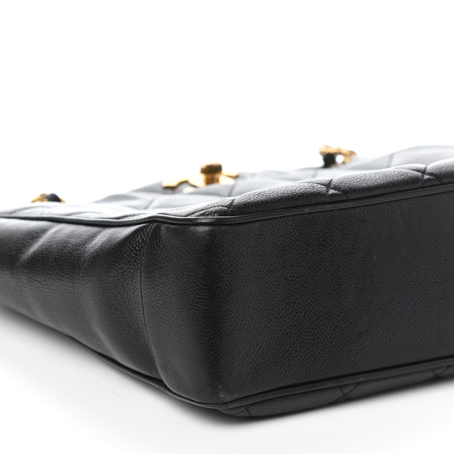 Caviar Quilted CC Shoulder Bag Black