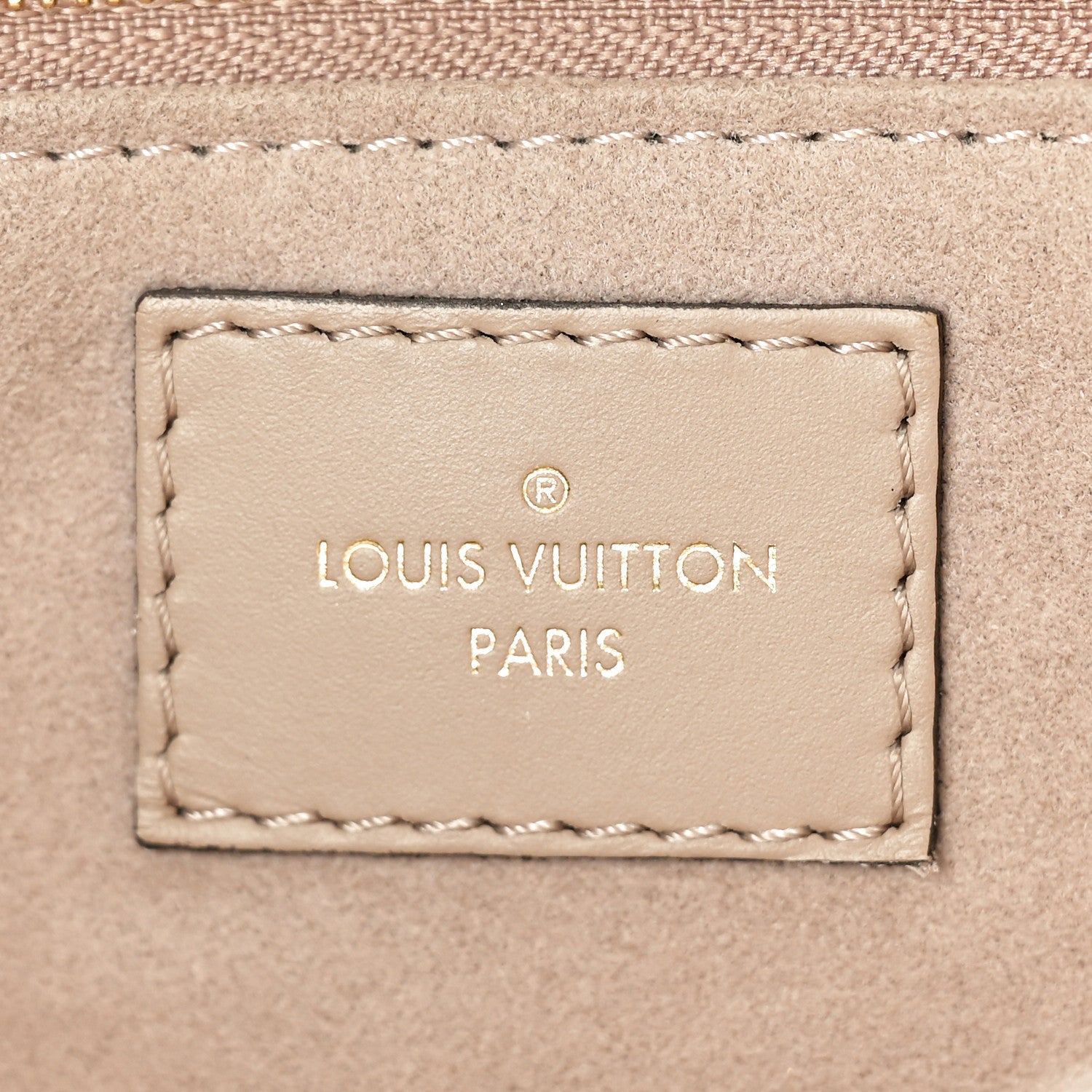 Louis Vuitton Empreinte Monogram Giant Onthego MM Tourterelle 6 of 9