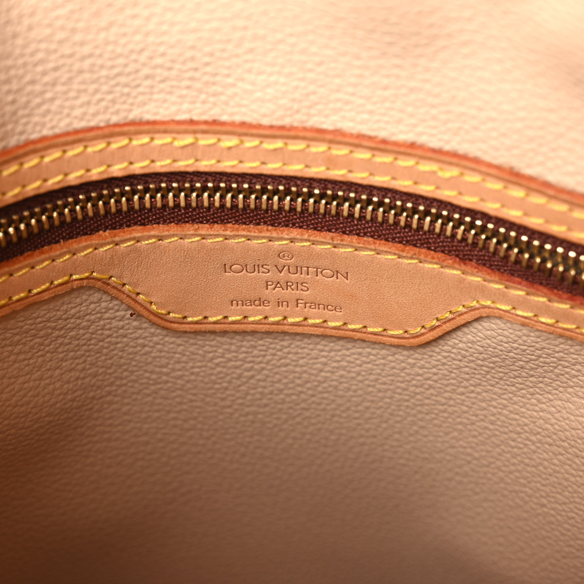 Monogram Petit Bucket 23