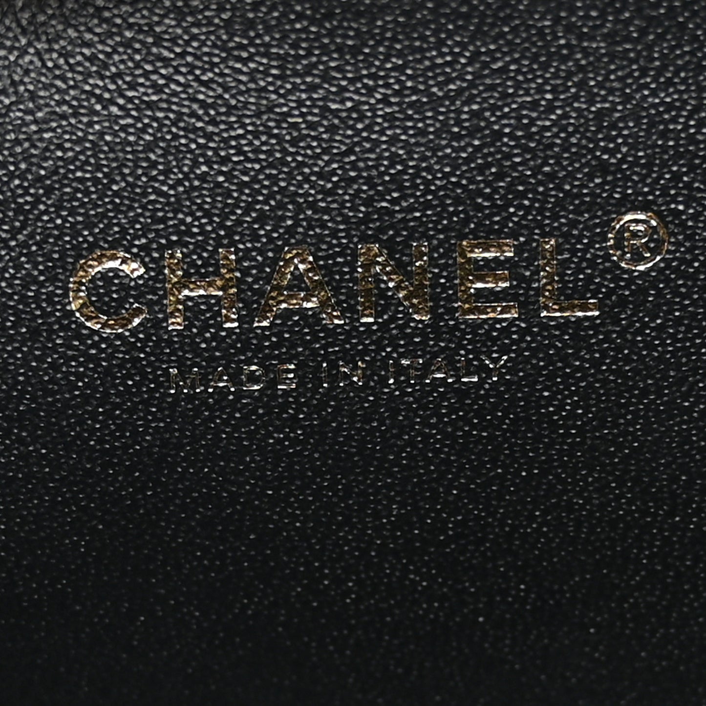 Caviar Quilted Small Top Handle Vanity Case With Chain Black