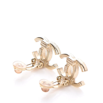 Chanel Pearl CC Clip On Earrings Light Gold 3 of 5