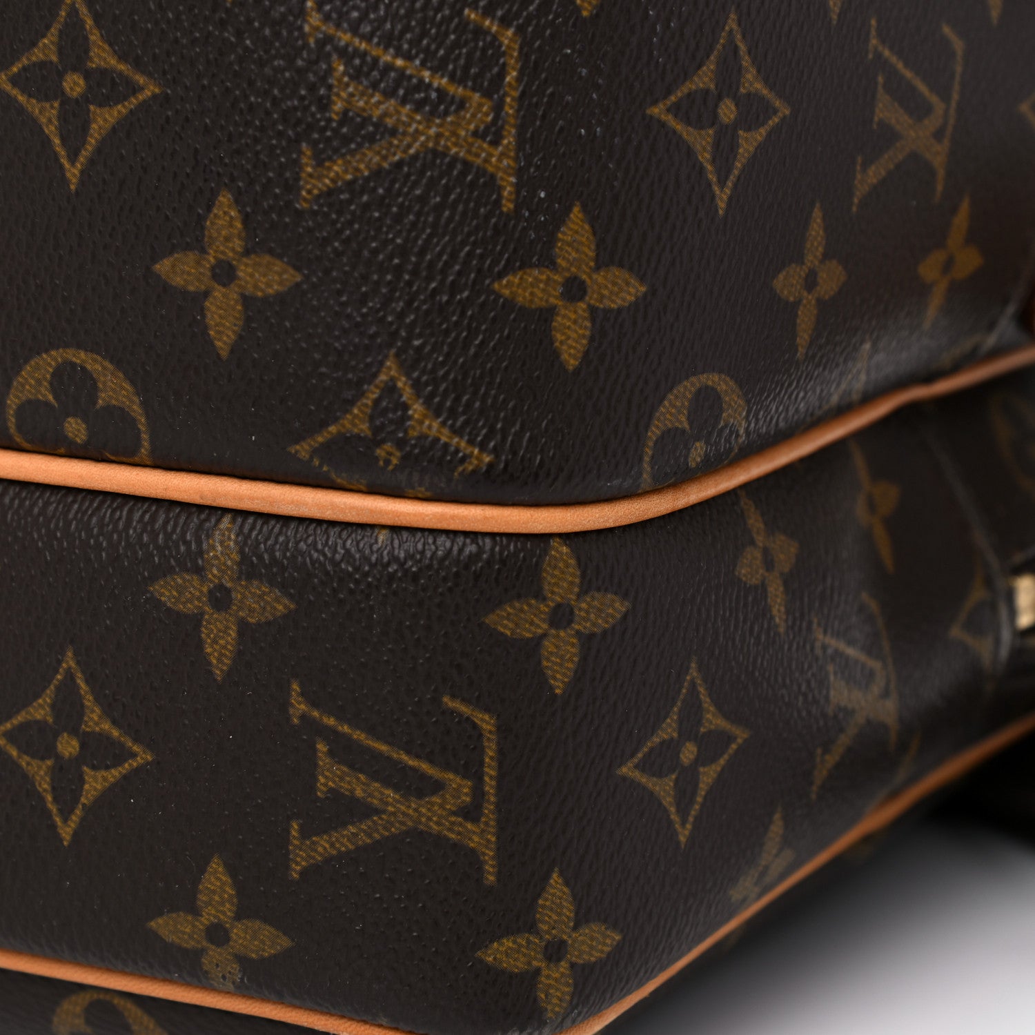 Louis Vuitton Monogram Reporter GM 9 of 18