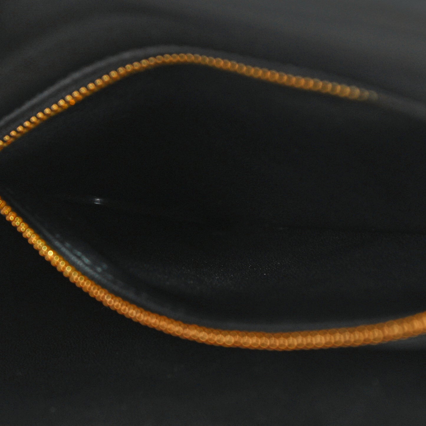 Calfskin 30 Montaigne Chain Pouch Black