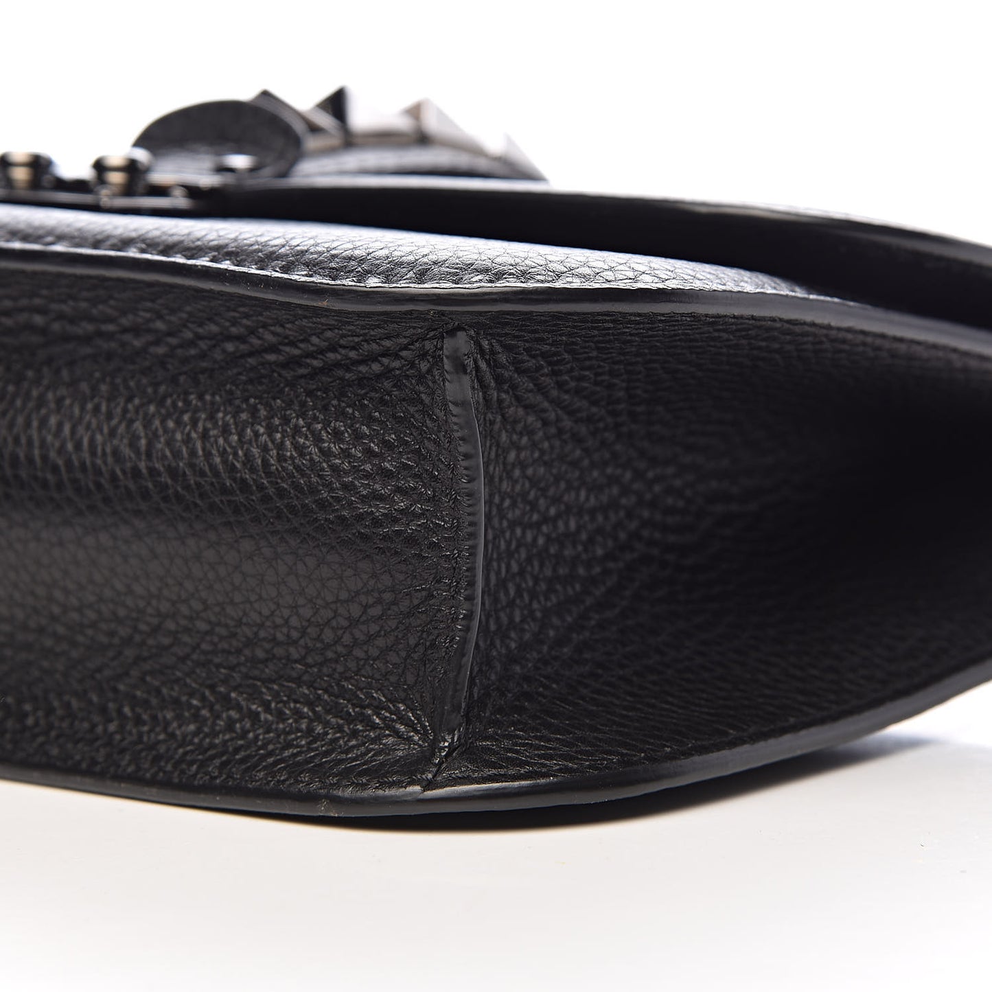 Pebbled Calfskin Medium Glam Lock Rockstud Flap Black