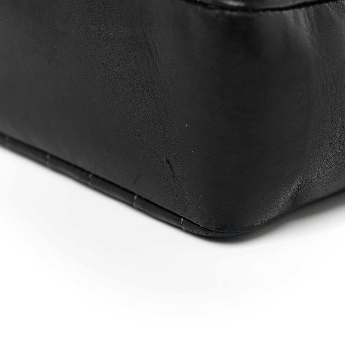 Lambskin Vertical Quilted Medium Single Flap Black