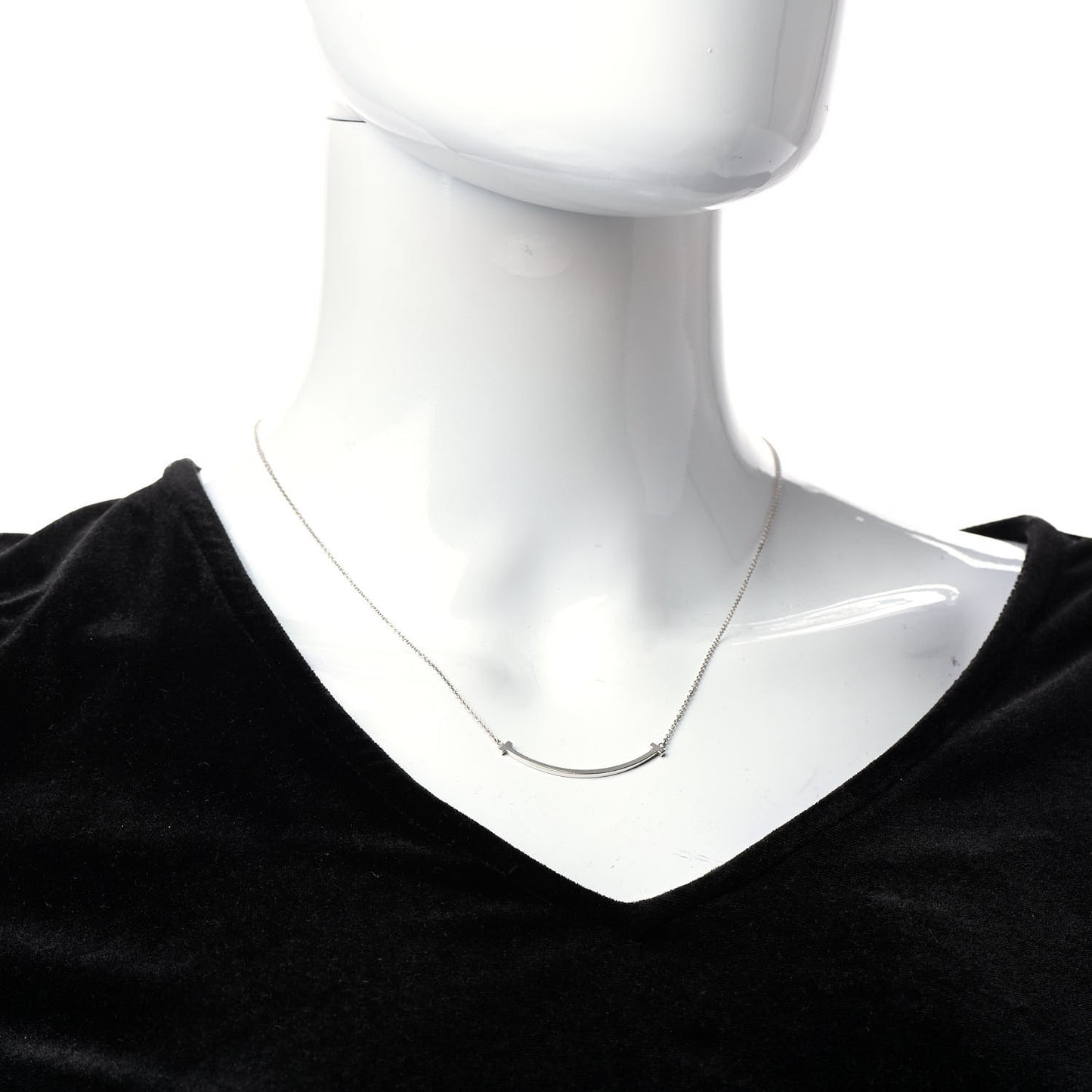 18K White Gold Small T Smile Pendant Necklace