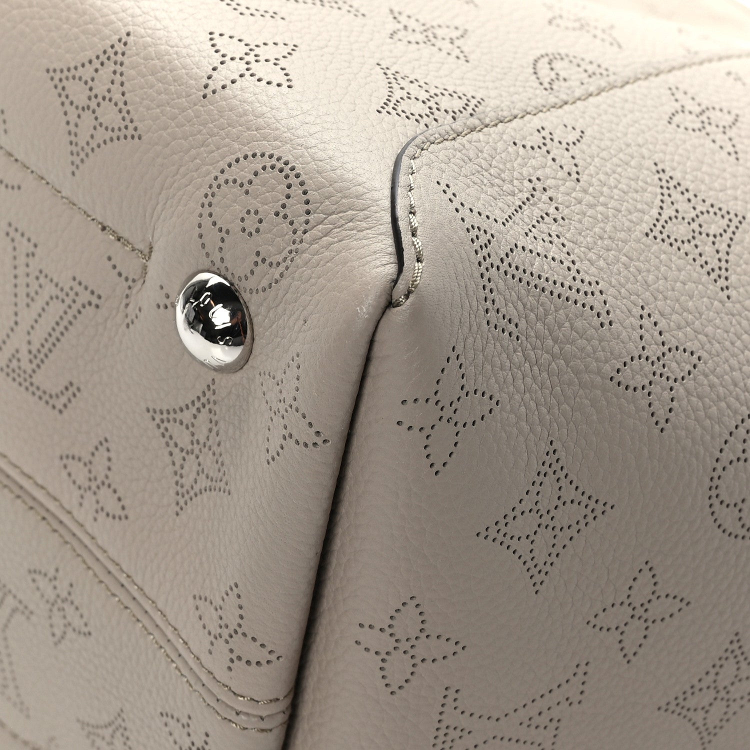 Louis Vuitton Mahina Hina MM Galet 9 of 11
