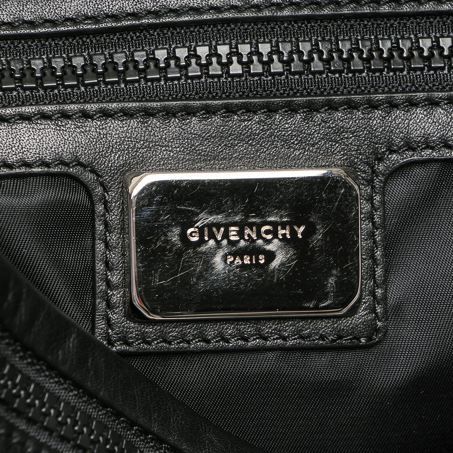 Calfskin Obsedia Messenger Black