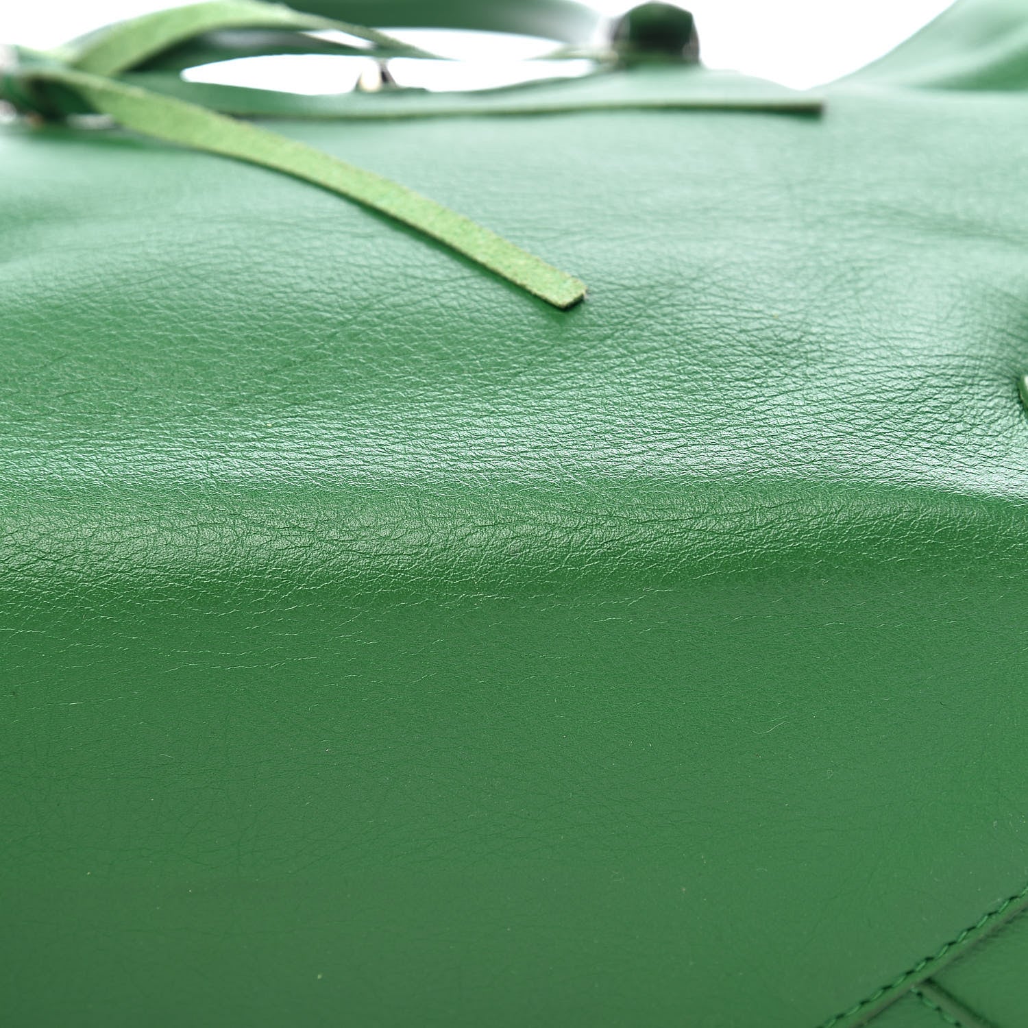 Balenciaga Veau Papier A6 Zip Around Tote Vert Trefle 10 of 15