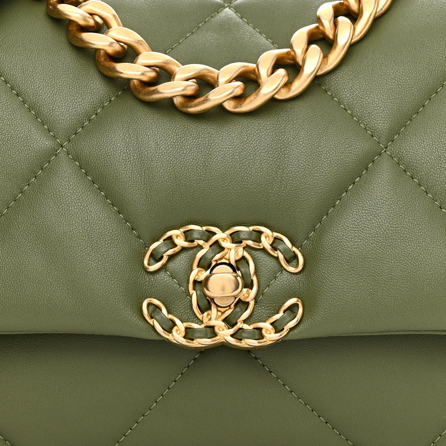 Chanel Lambskin Quilted Medium Chanel 19 Flap Green 8 of 11