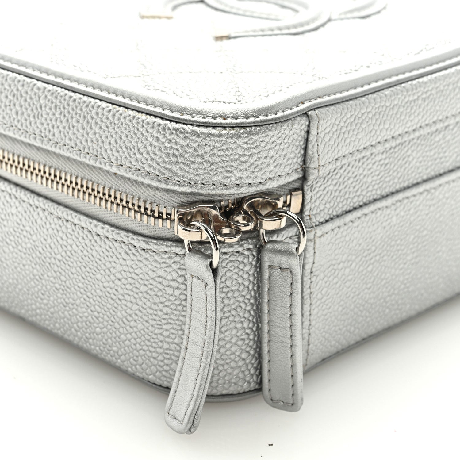 Chanel Metallic Caviar Quilted Medium CC Filigree Vanity Case Silver 8 of 9