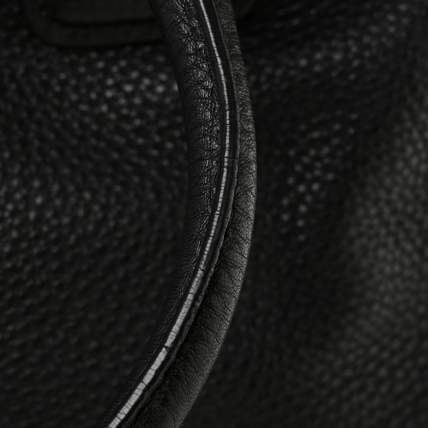 Vitello Daino Tote Black