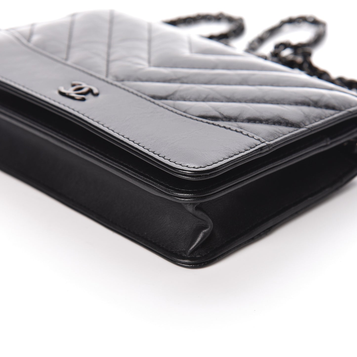 Aged Calfskin Chevron Quilted Gabrielle Wallet On Chain WOC Black