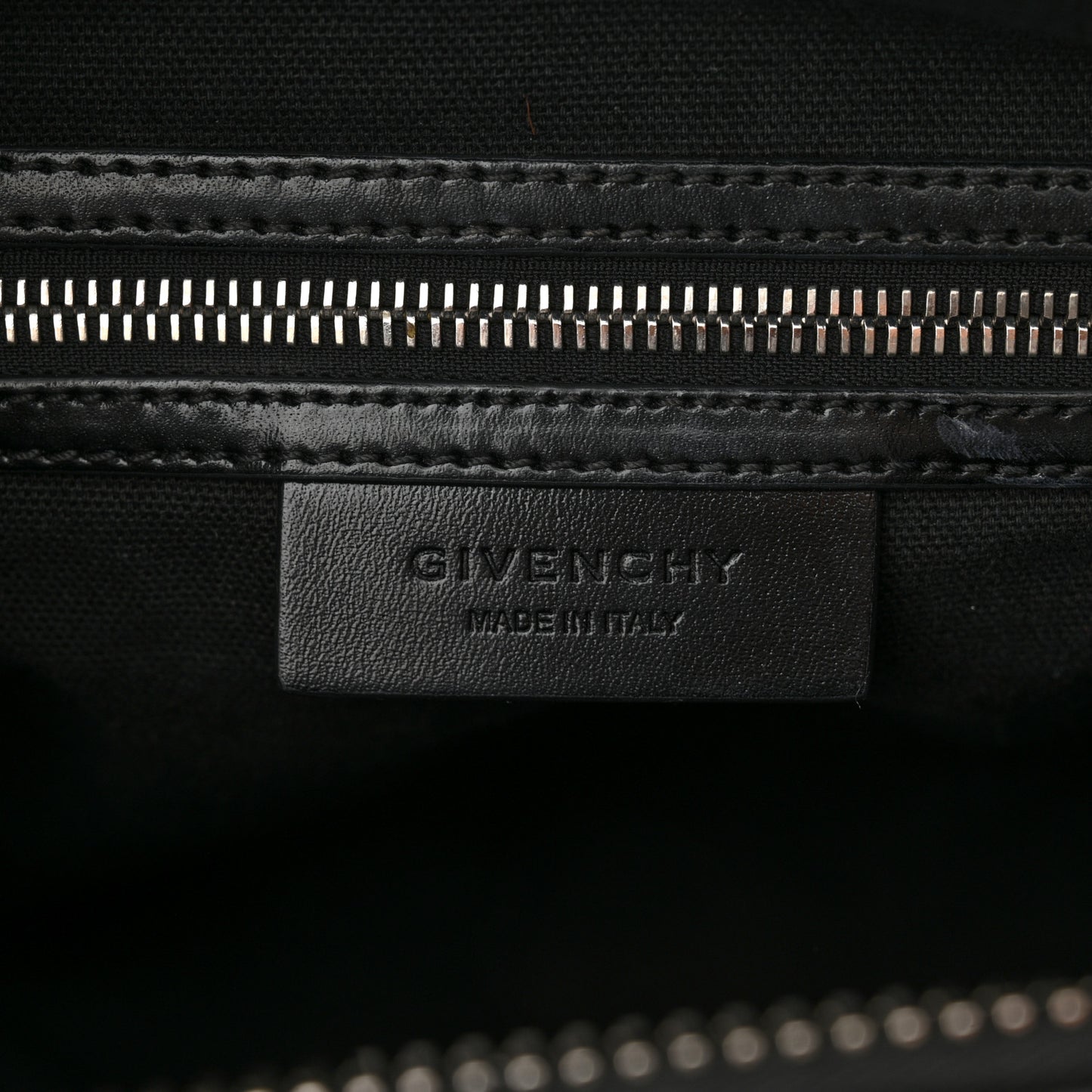 Shiny Lord Calfskin Small Antigona Black