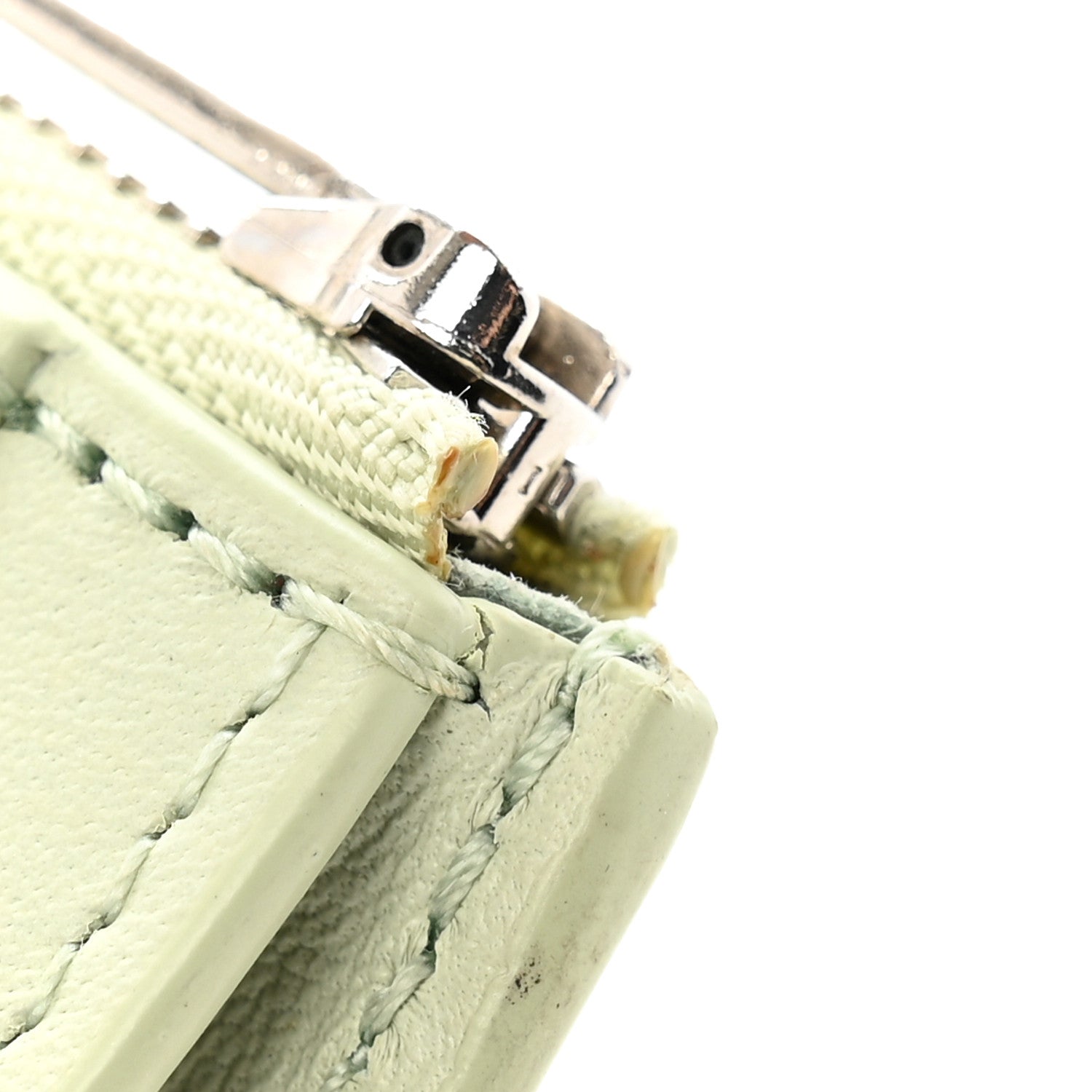 Loewe Pebble Grain Calfskin Anagram Small Vertical Wallet Green 9 of 10