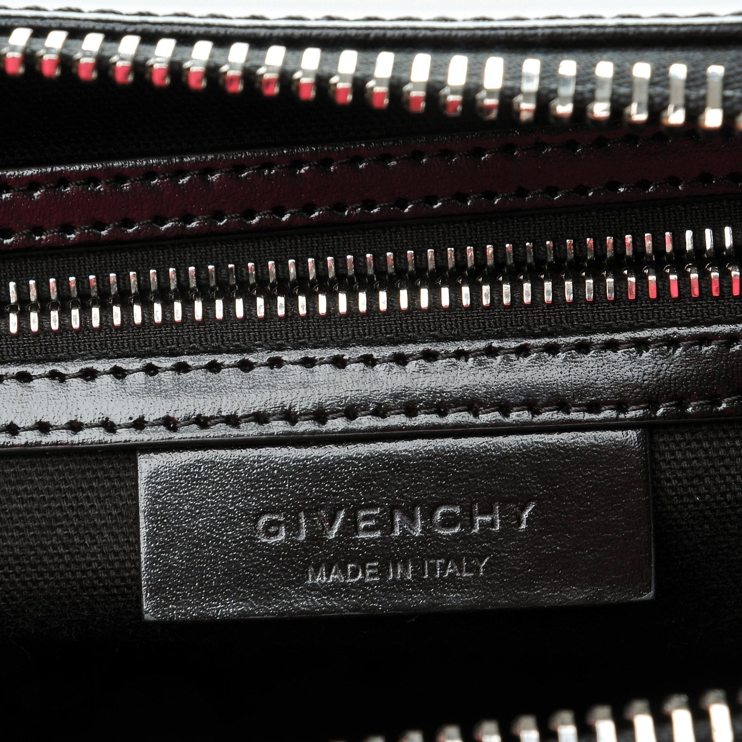 Shiny Lord Calfskin Medium Antigona Black