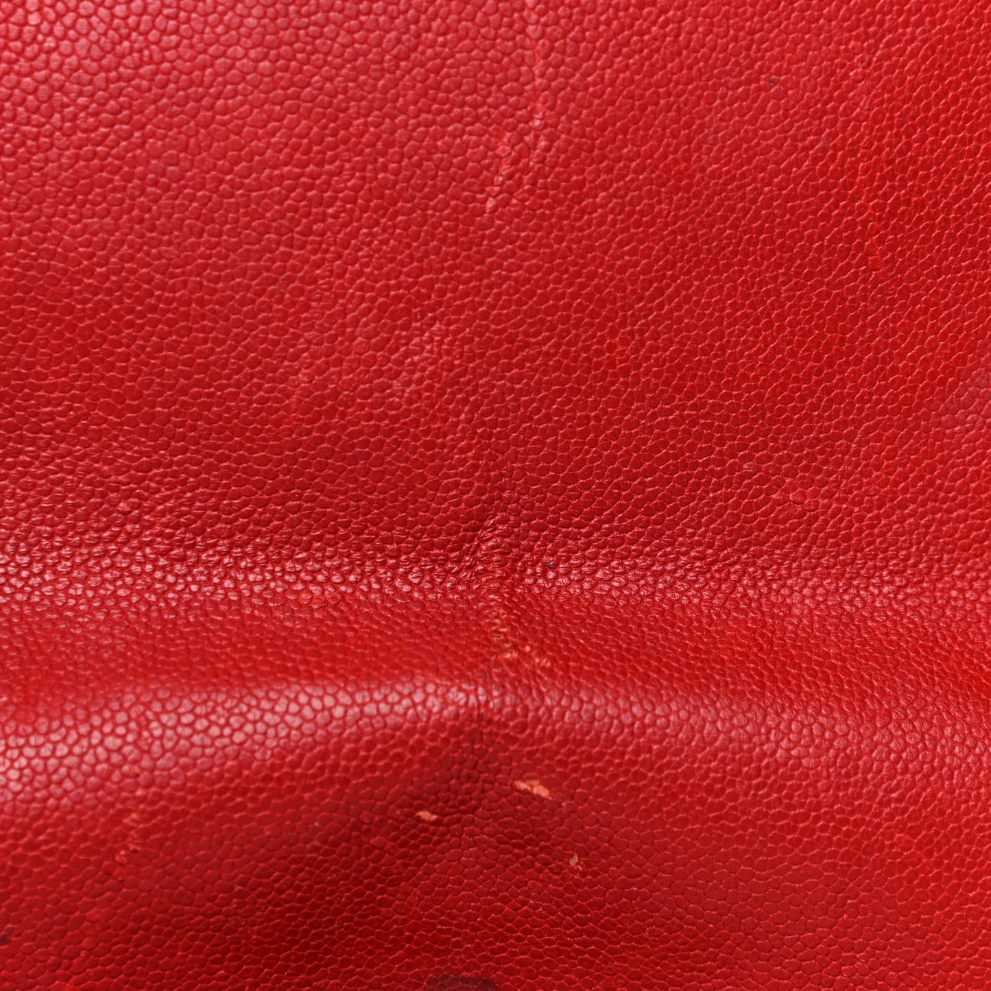 Caviar Quilted Medium Boy Flap Red