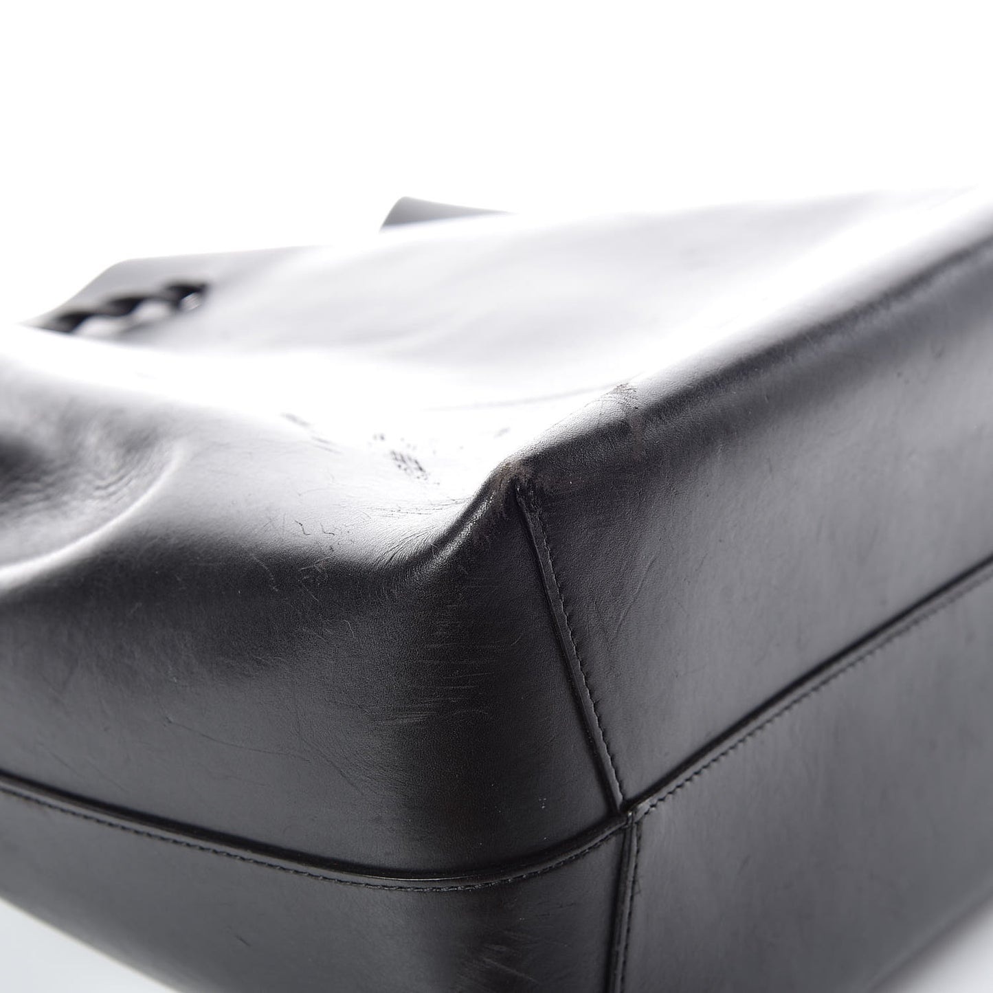 Vegetable Tanned Calfskin Bucket Bag Black Flamma