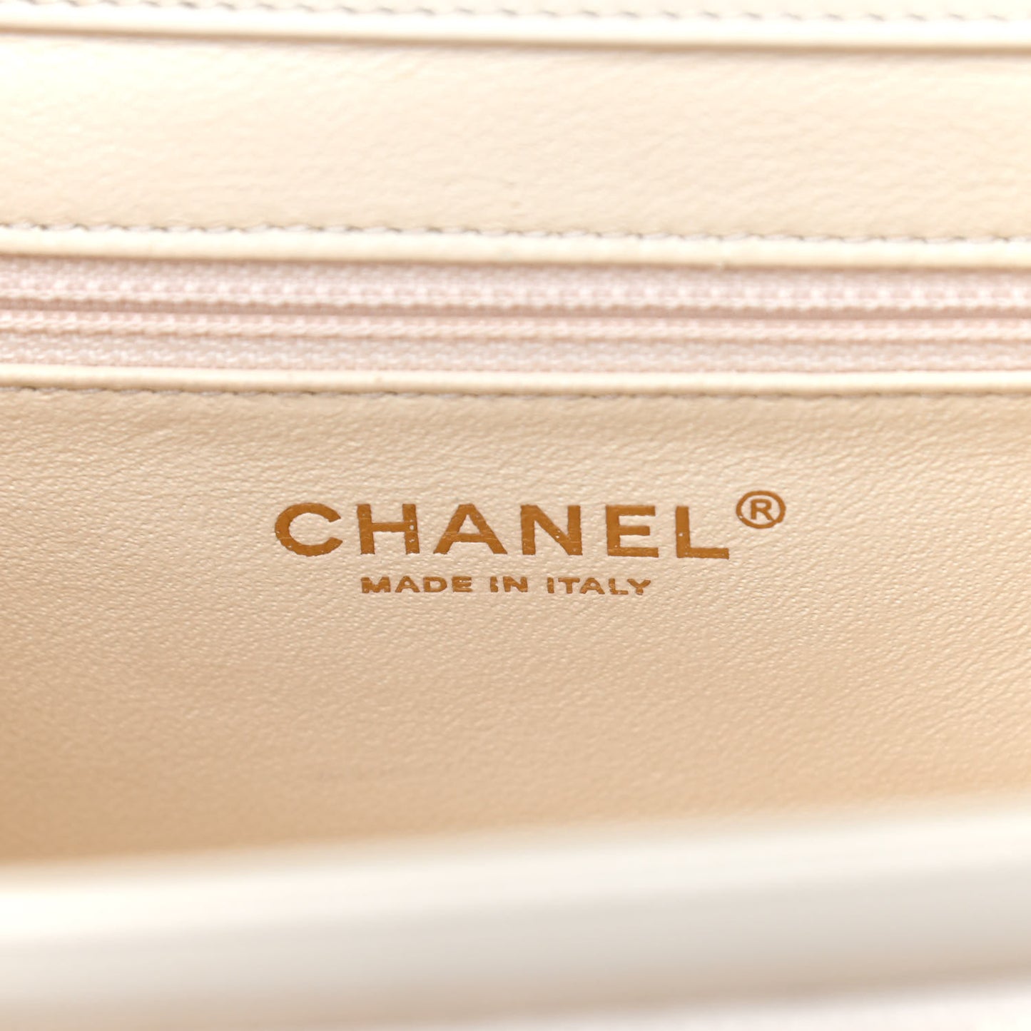Caviar Quilted Small Business Affinity Flap White