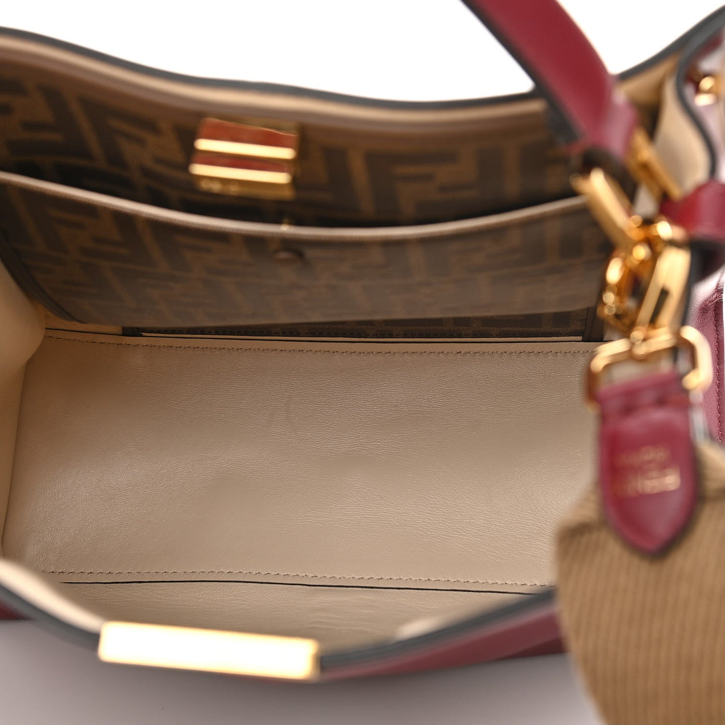 Vitello Seta Medium Peekaboo X-Lite Burgundy Beige