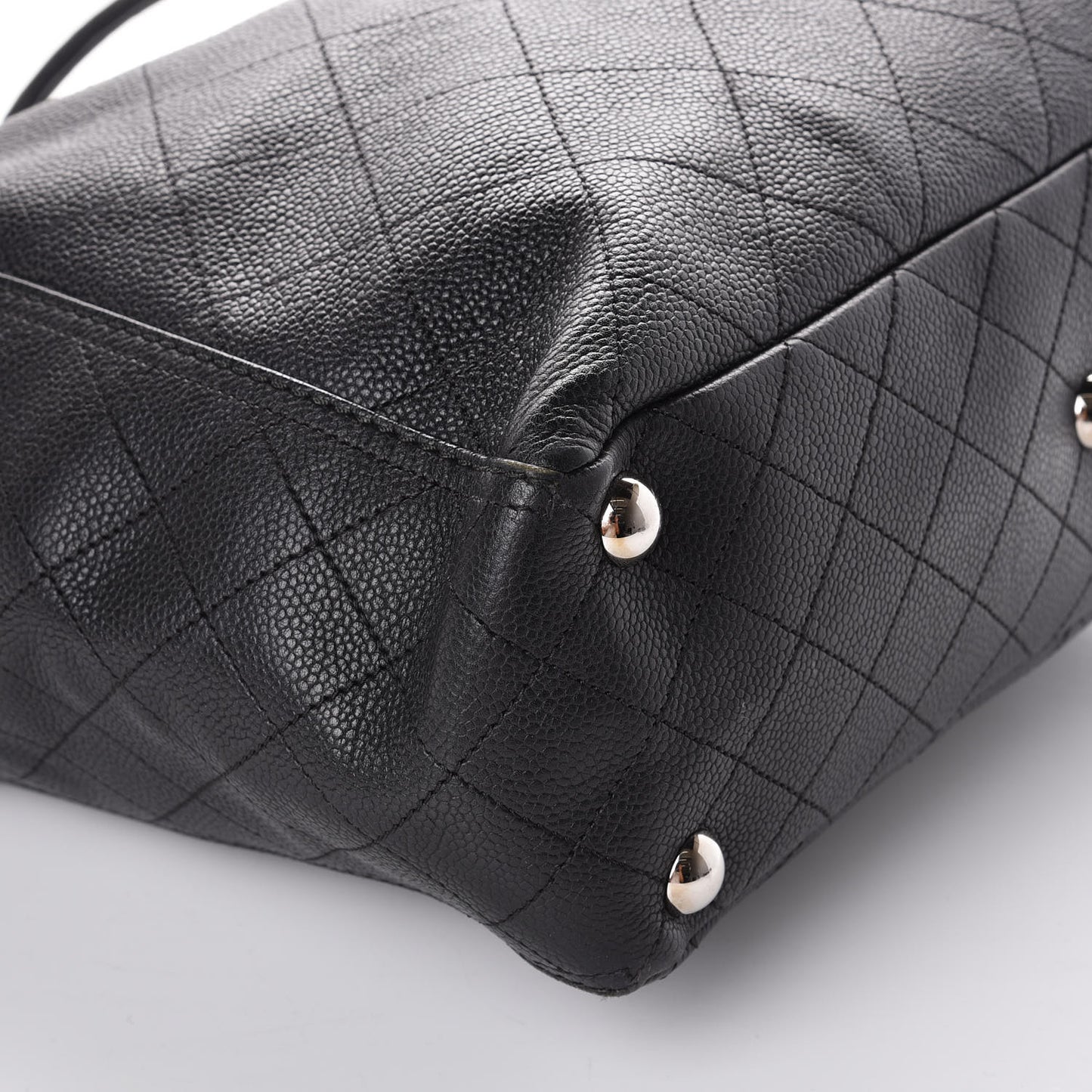 Caviar Stitched Medium CC Pocket Hobo Black