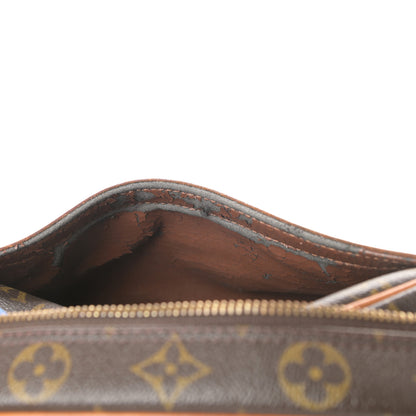 Louis Vuitton Monogram Blois 14 of 16