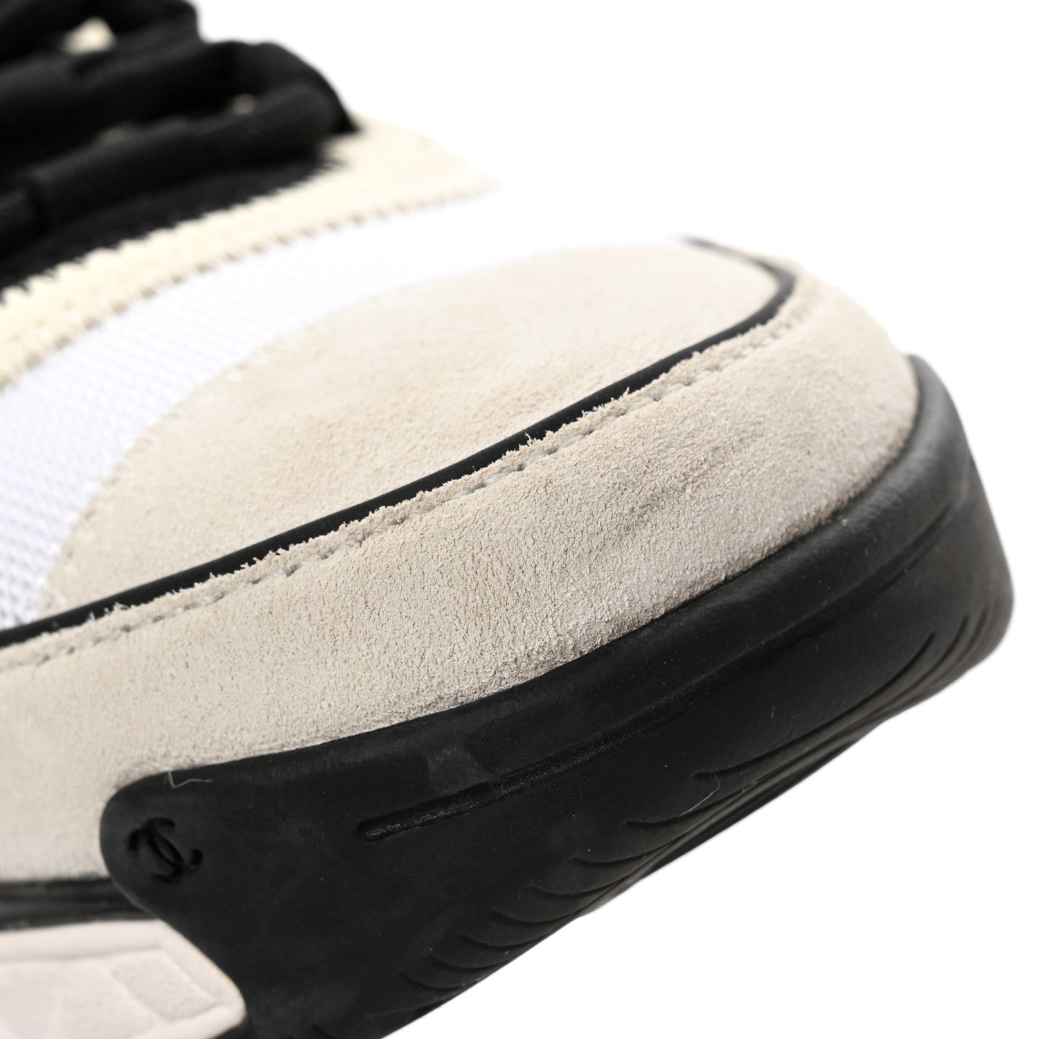 Chanel Velvet Calfskin Mixed Fibers CC Sneakers 40 White Black 9 of 13