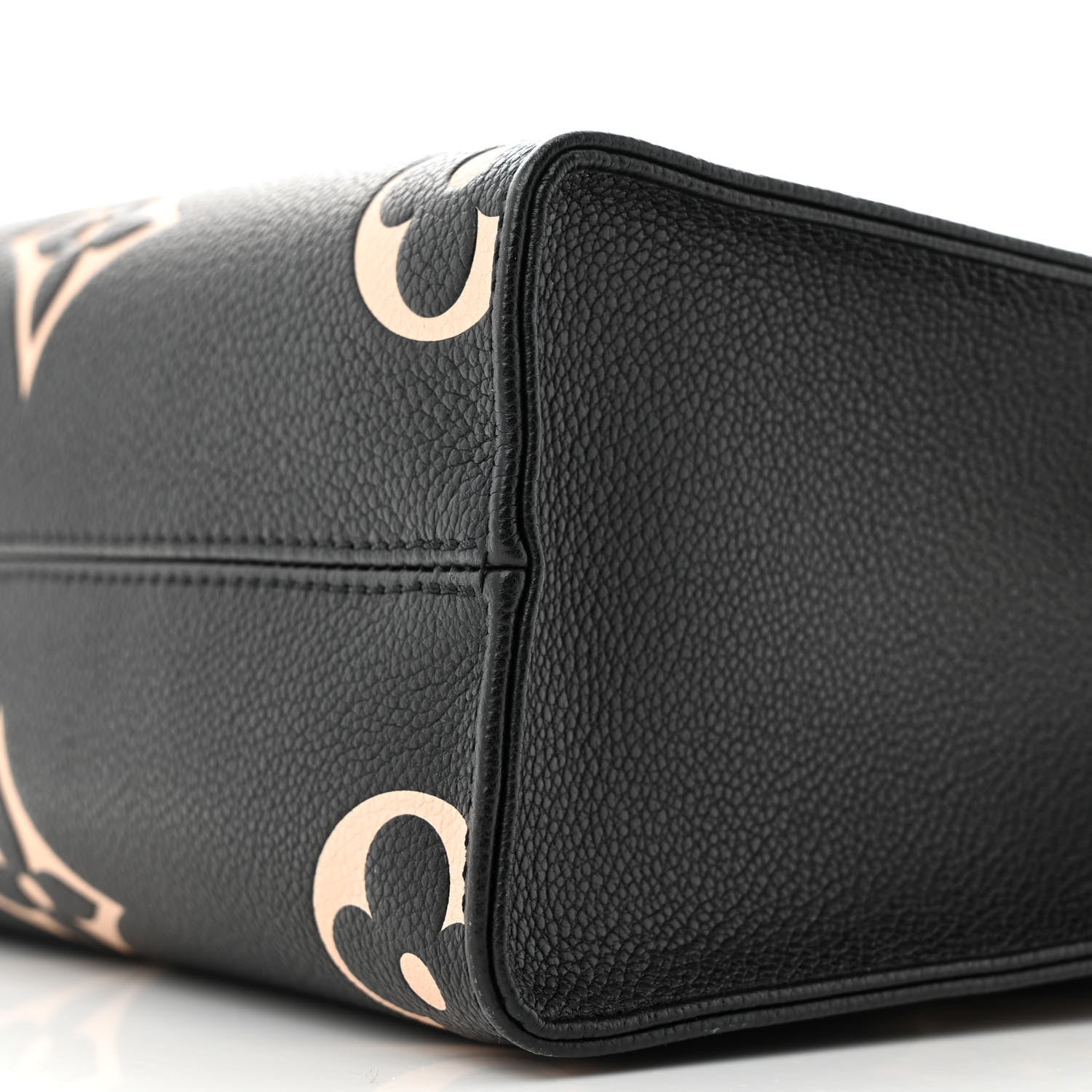 Louis Vuitton Empreinte Monogram Giant Onthego PM Black Beige 10 of 11