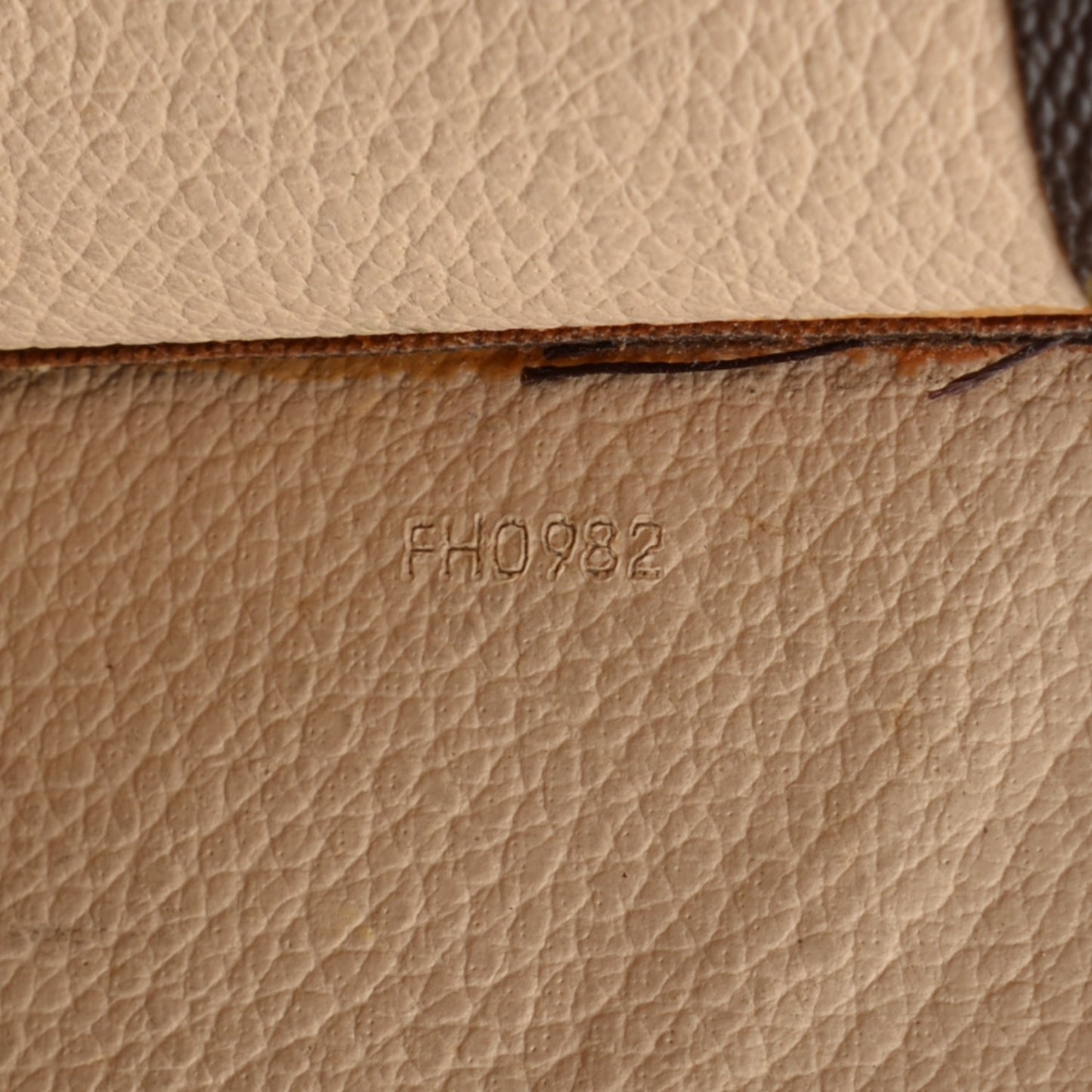 Monogram Sac Plat