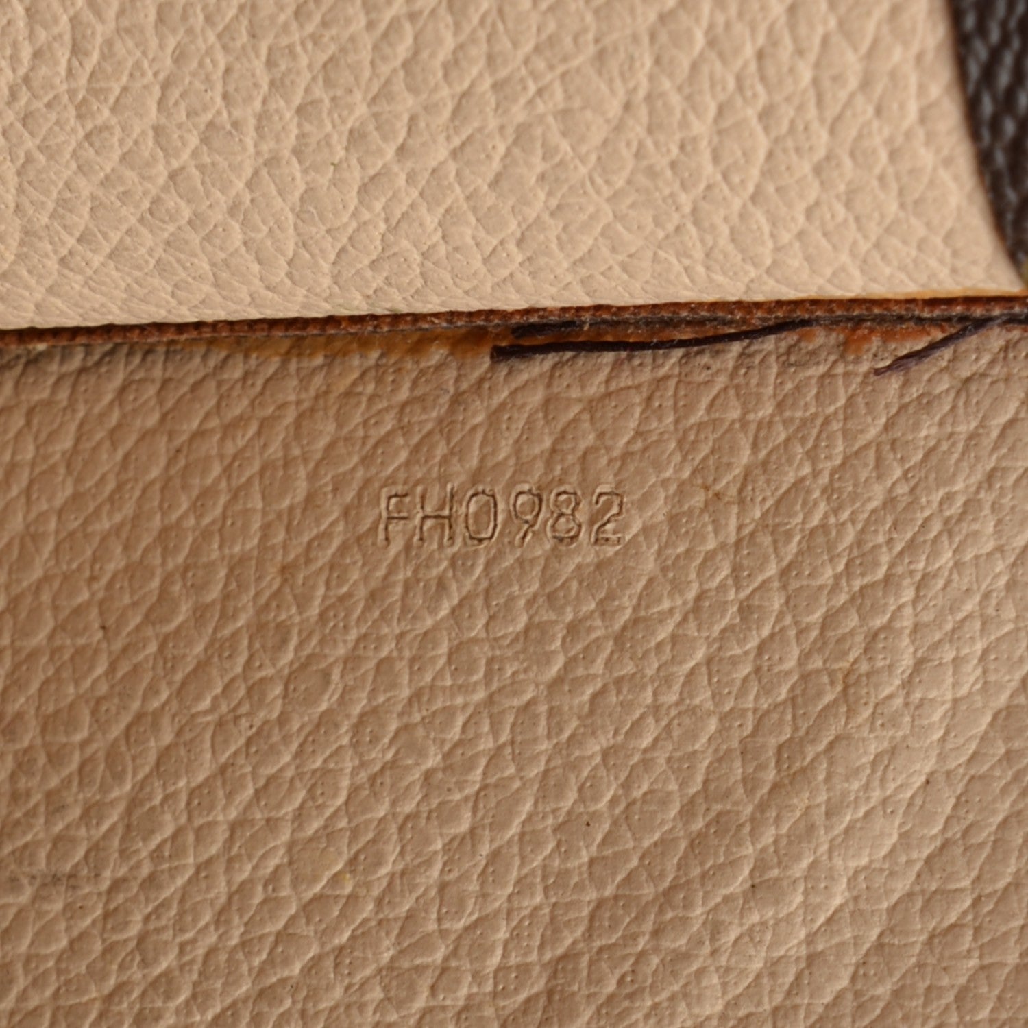 Louis Vuitton Monogram Sac Plat 8 of 10