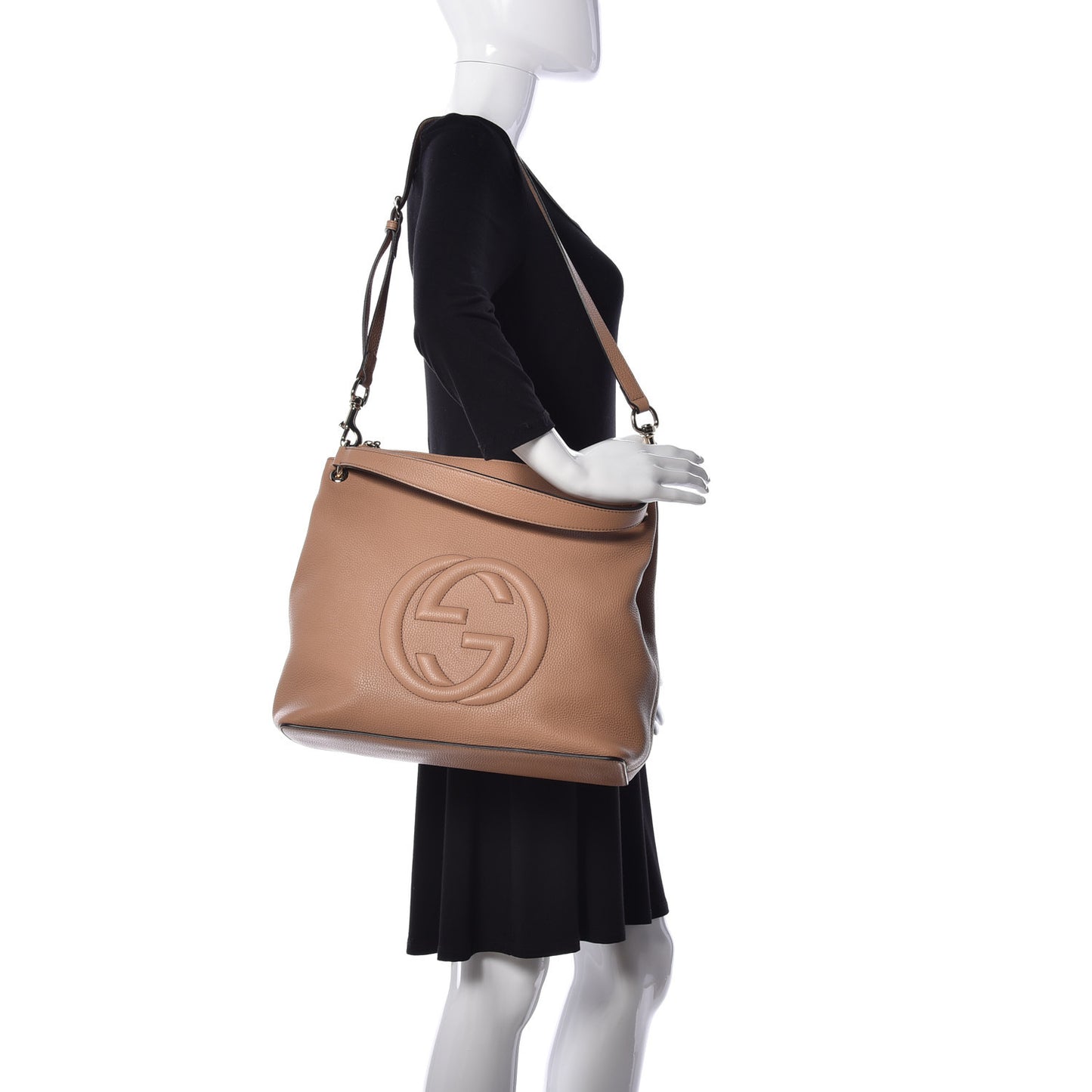Pebbled Calfskin Large Soho Hobo Camelia