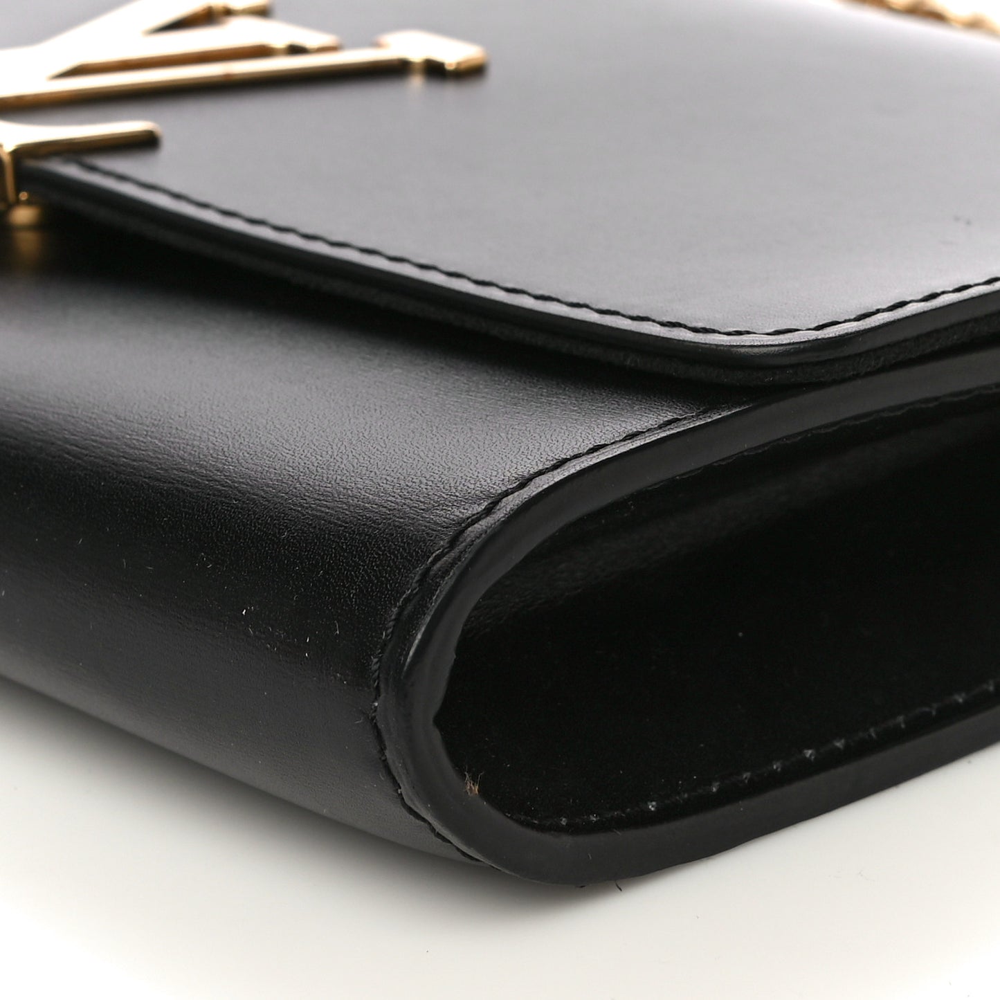 Calfskin Chain Louise GM NM Black