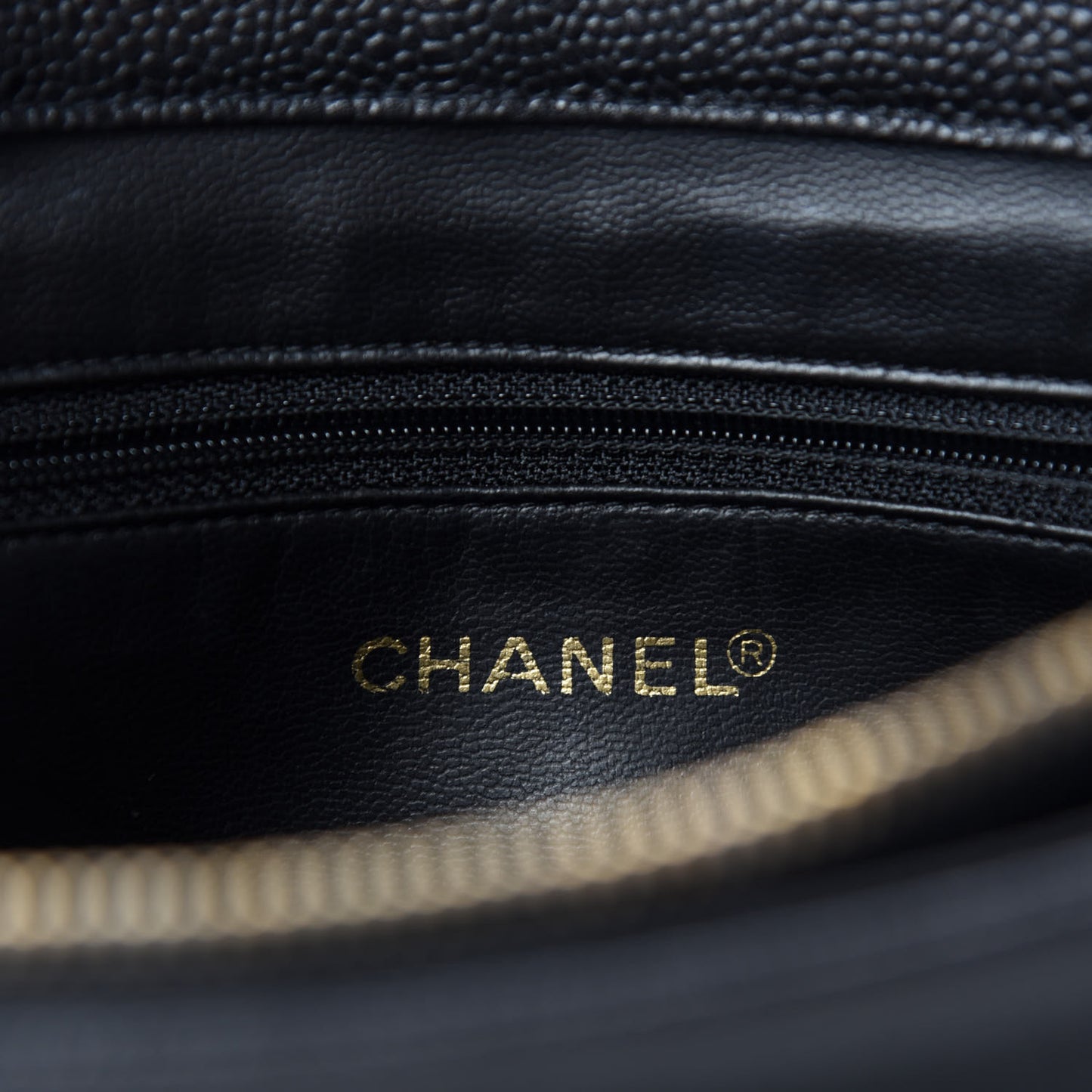 Caviar CC Shoulder Bag Black