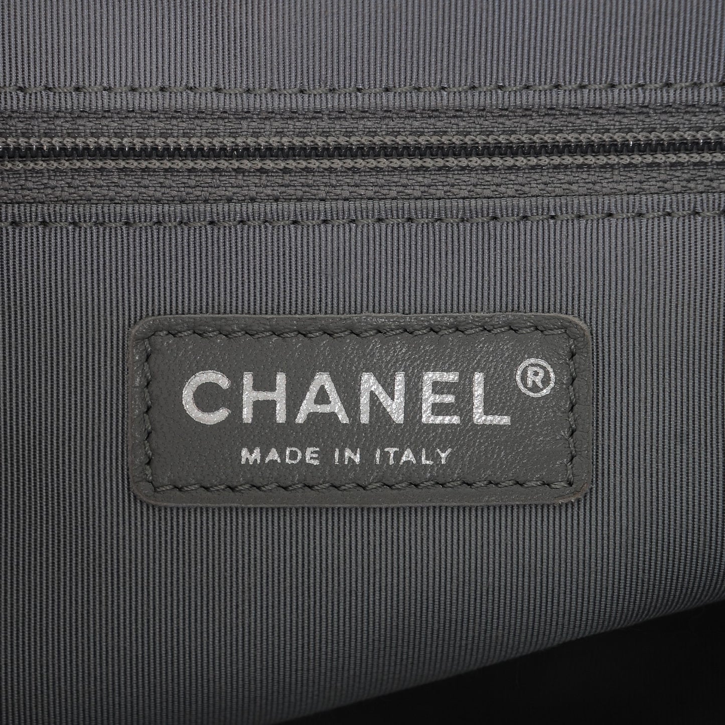 Washed Lambskin Quilted Medium Chain Around Messenger Navy Blue