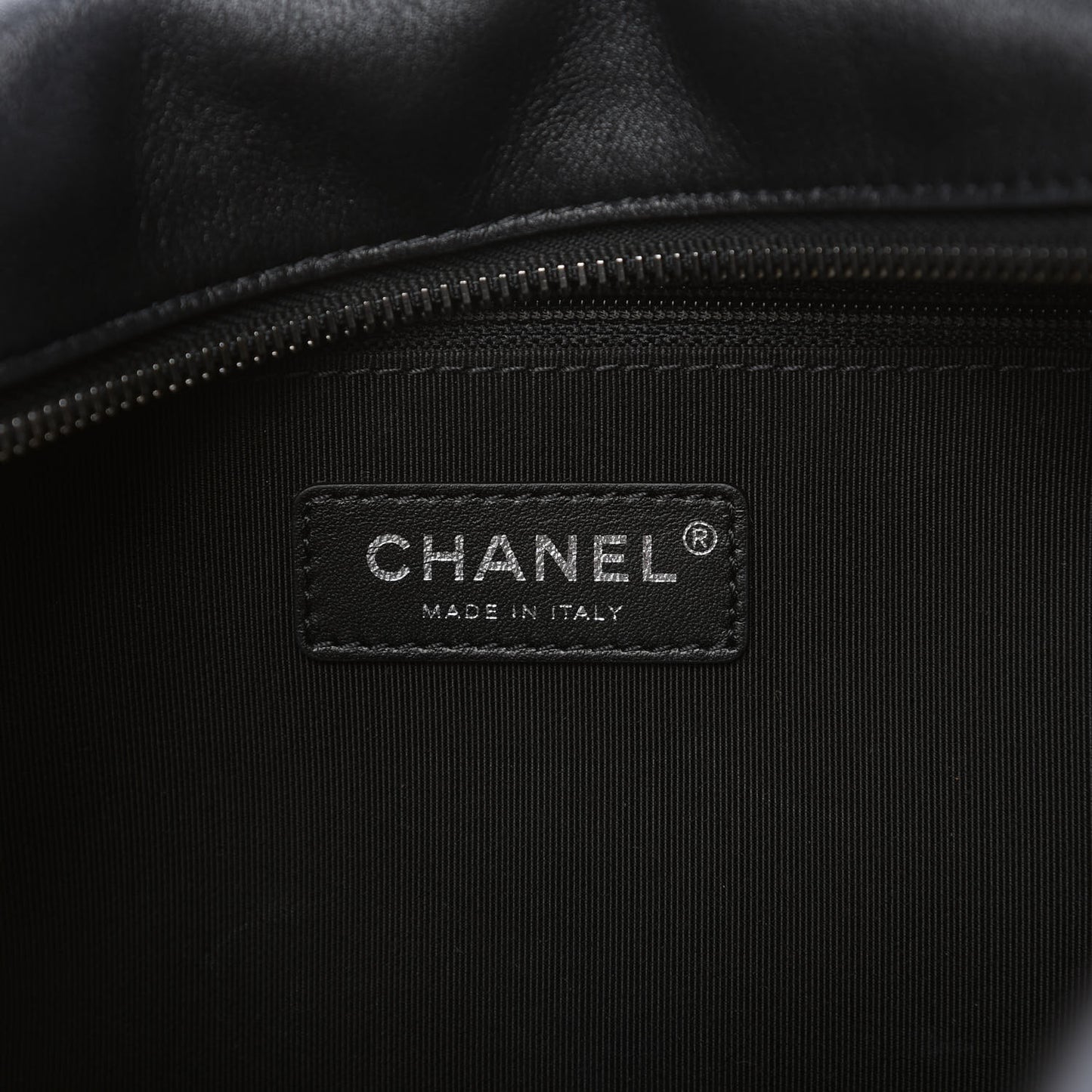 Calfskin Chain 20s Signature Hobo Black