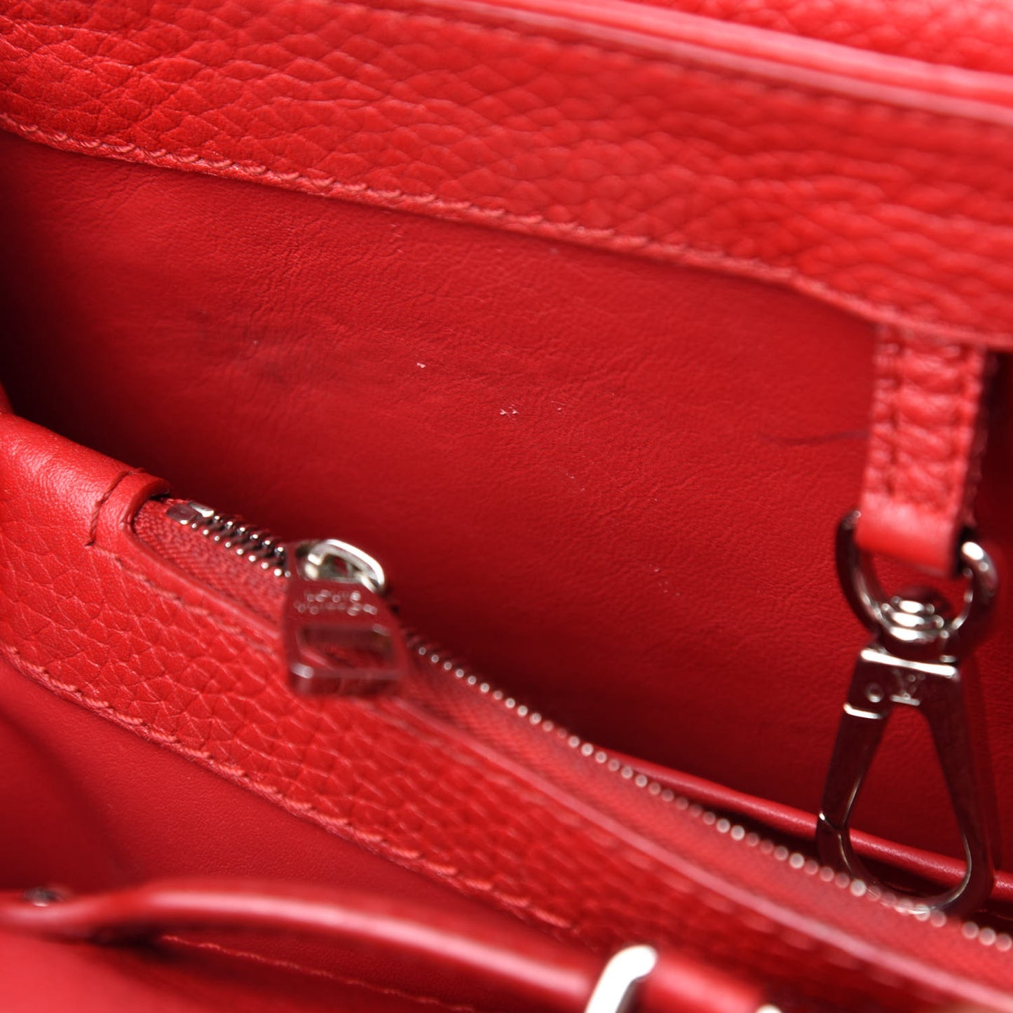 Taurillon Snakeskin Capucines MM Rubis