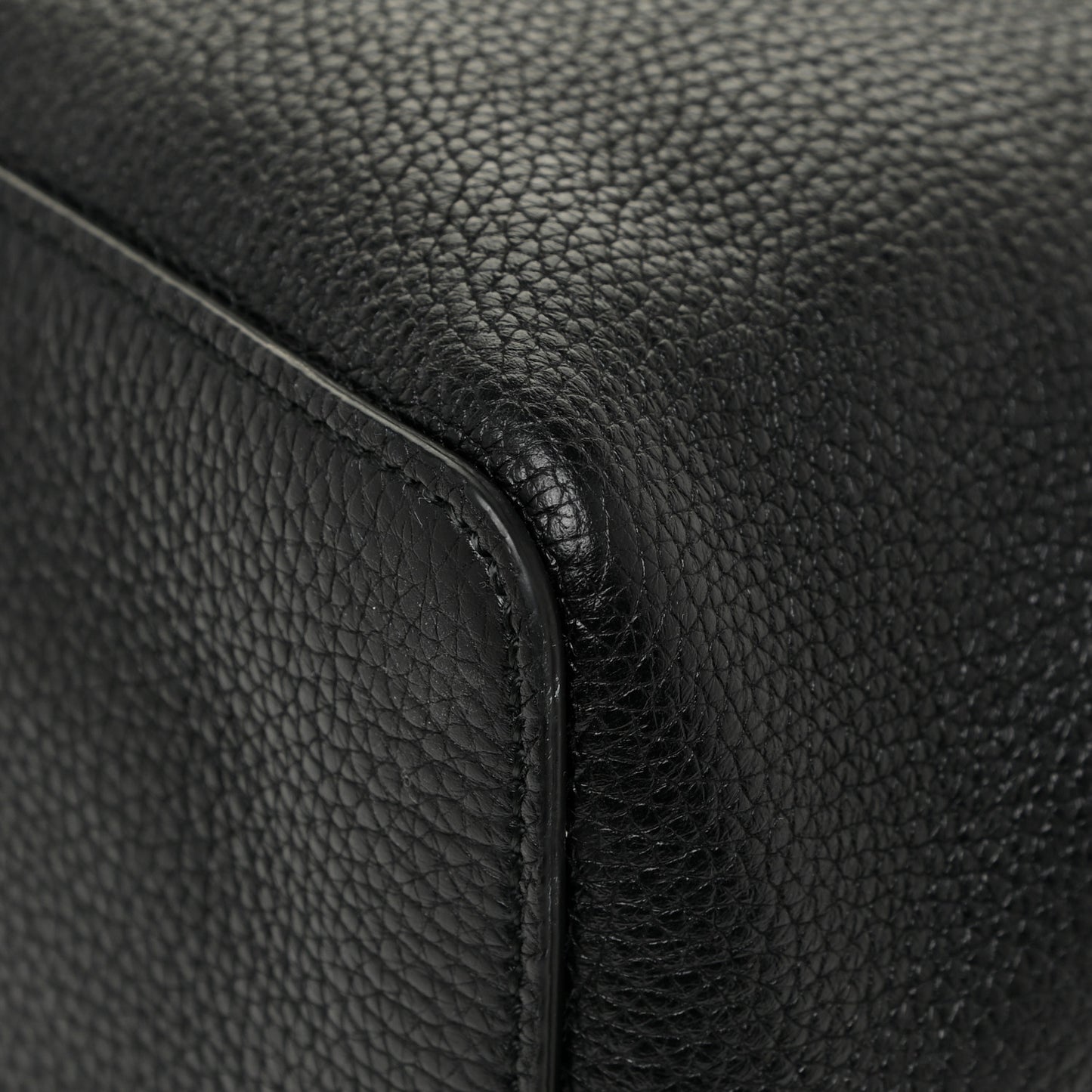 Pebbled Calfskin Large Soho Hobo Black