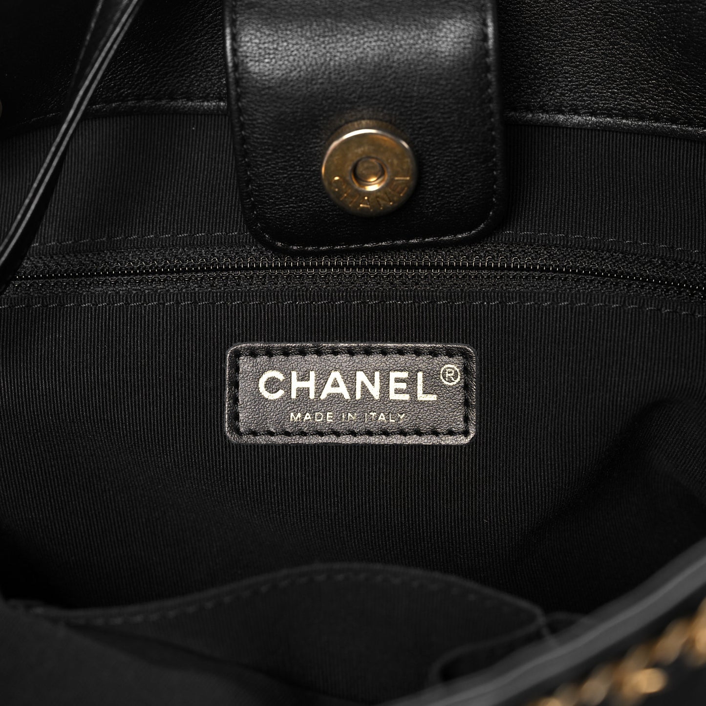 Calfskin Quilted Chain Lines Shopping Tote Black
