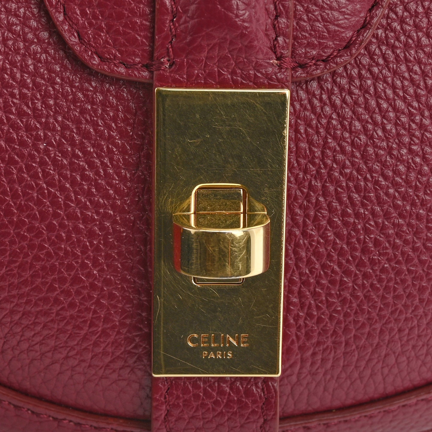 Grained Calfskin Besace Small 16 Red