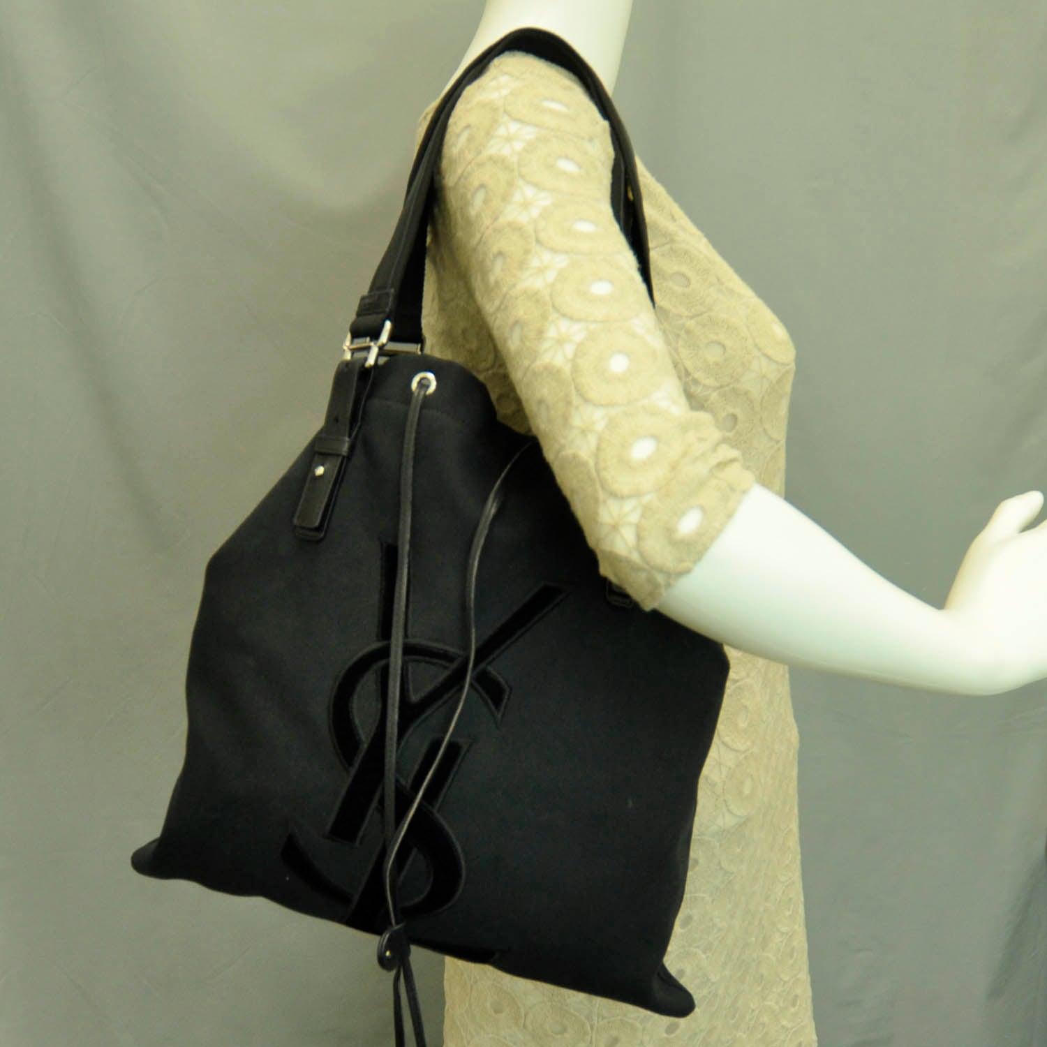 Saint Laurent Canvas Kahala Sac Black 2 of 8