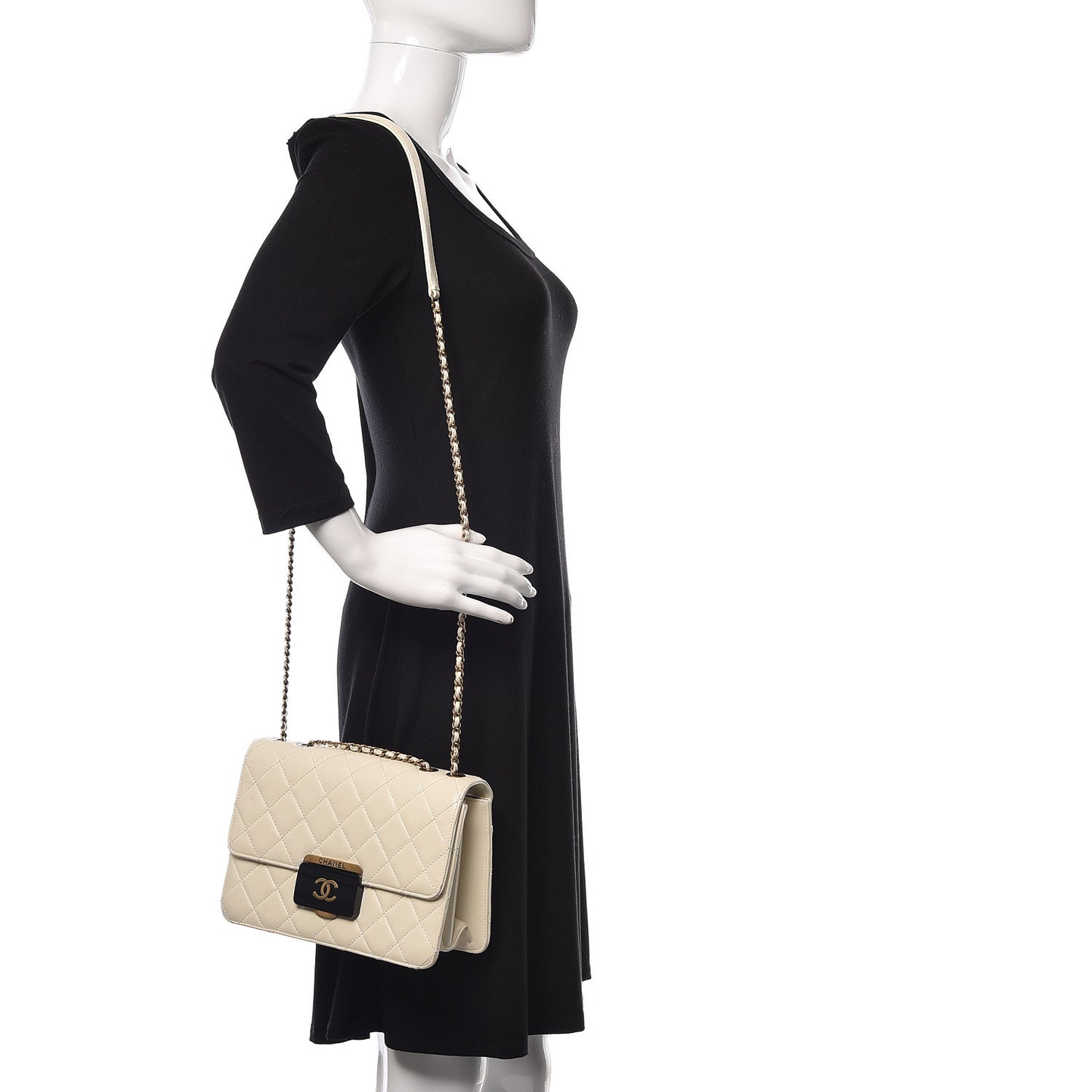 Sheepskin Quilted Beauty Lock Flap White