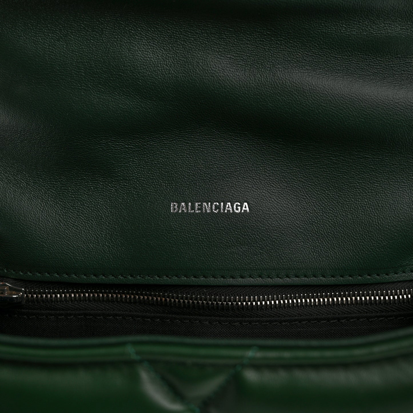 Nappa Calfskin Quilted Touch B Puffy Clutch Forest Green