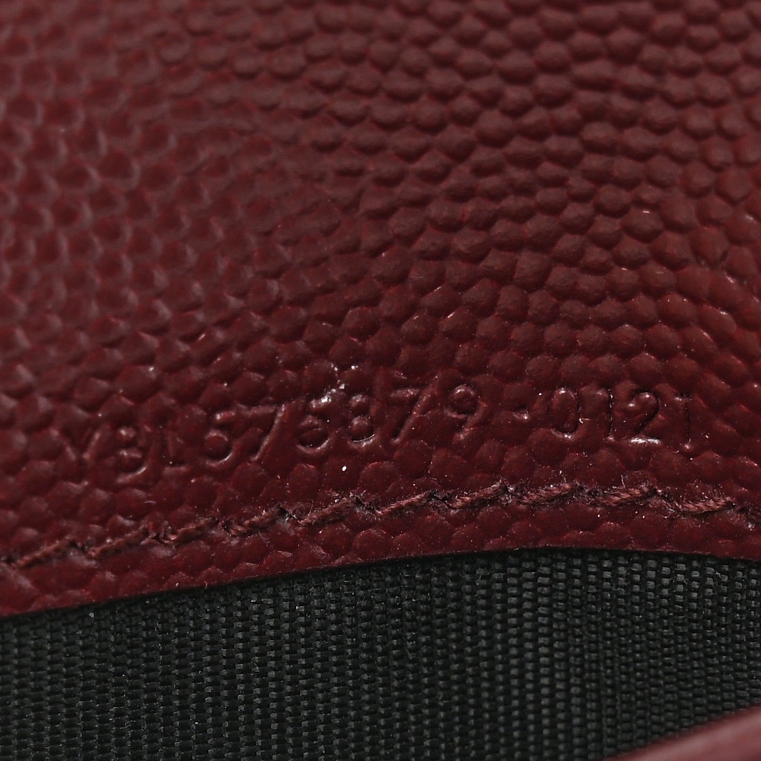 Saint Laurent Grain De Poudre Matelasse Chevron Monogram Zipped Card Case Rouge Eros 7 of 12