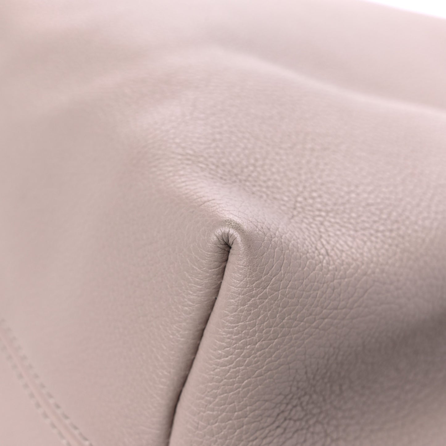 Calfskin Lockme Bucket MM Greige