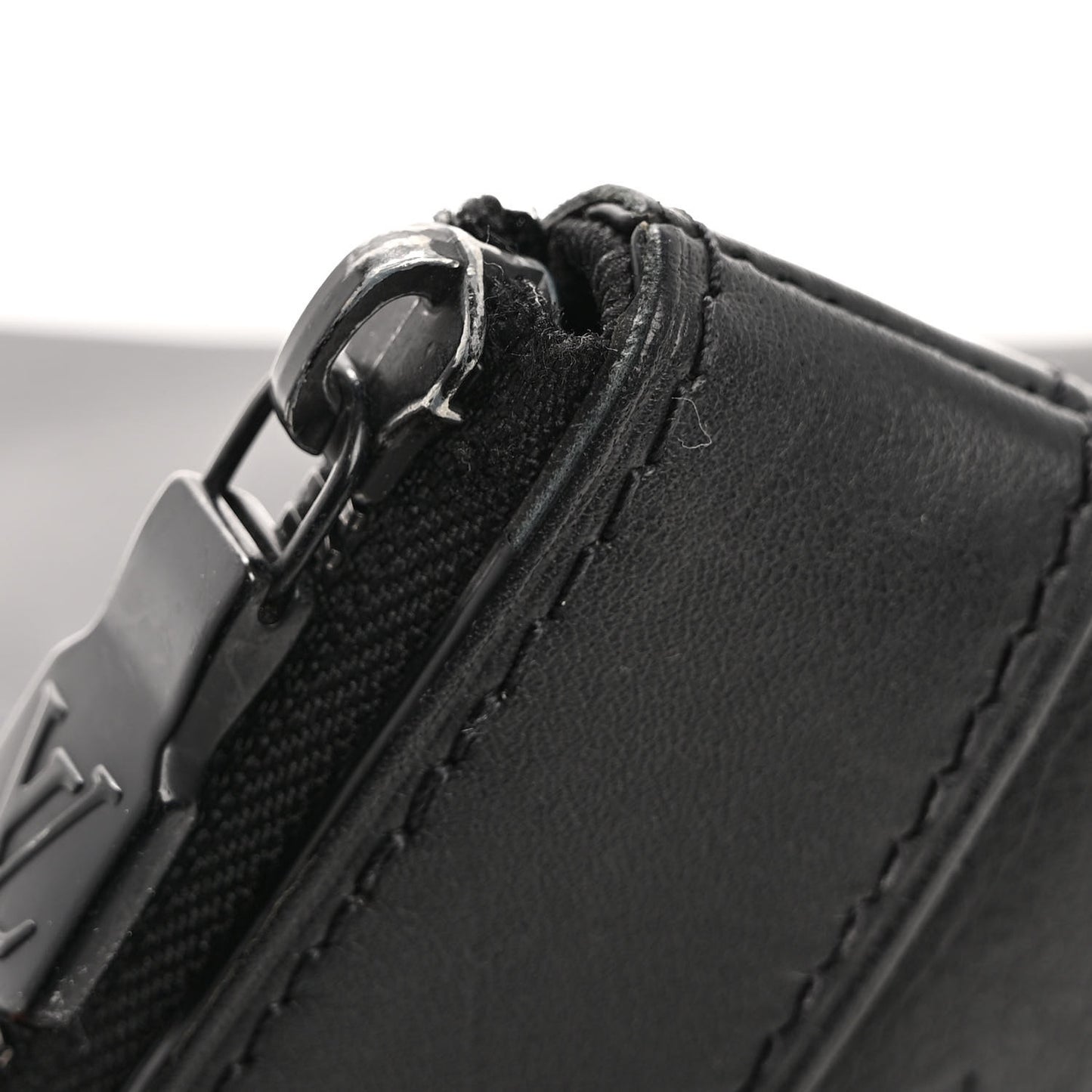 Calfskin Monogram Shadow Discovery Pochette Black