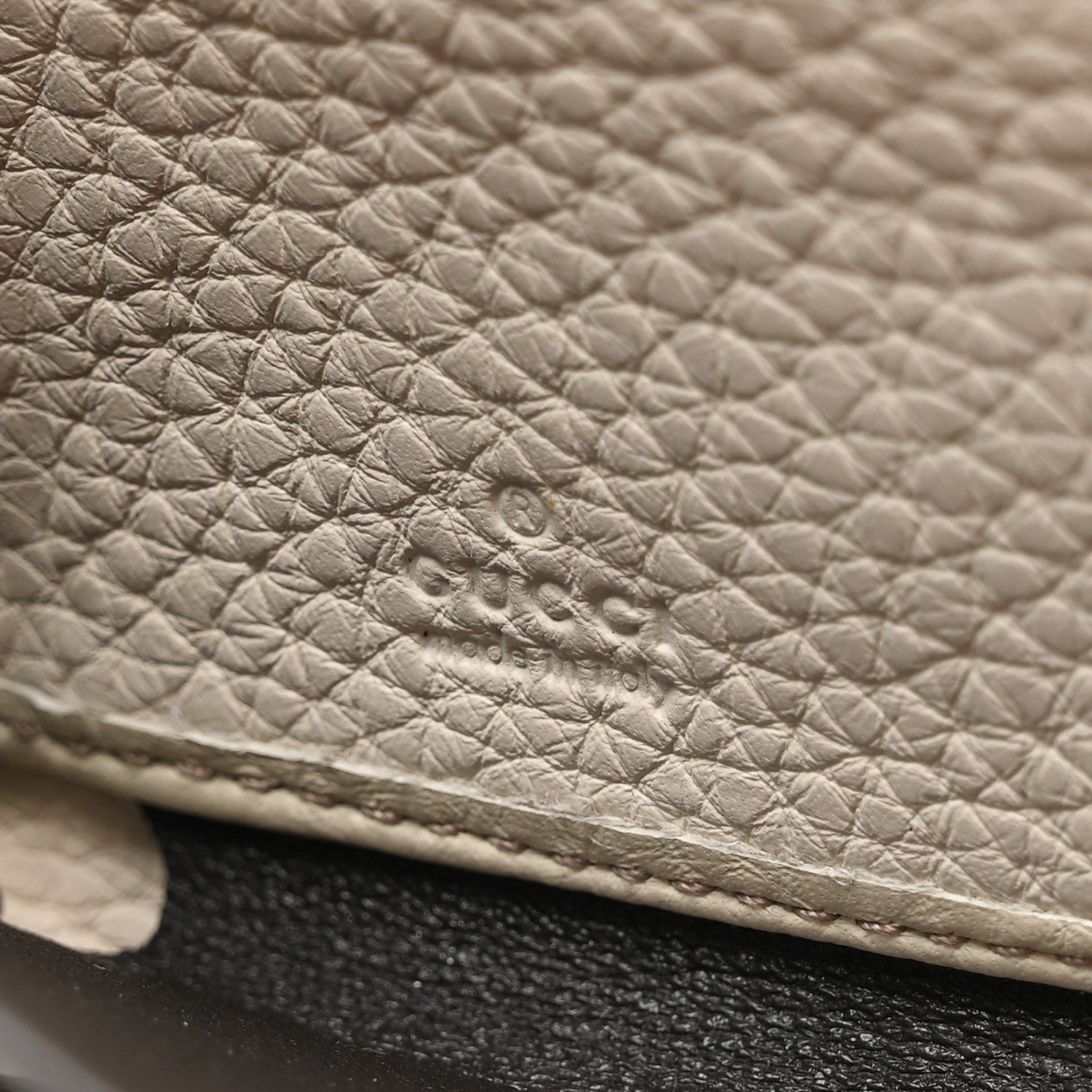 Gucci Pebbled Calfskin Soho Zip Around Wallet Off White 6 of 6