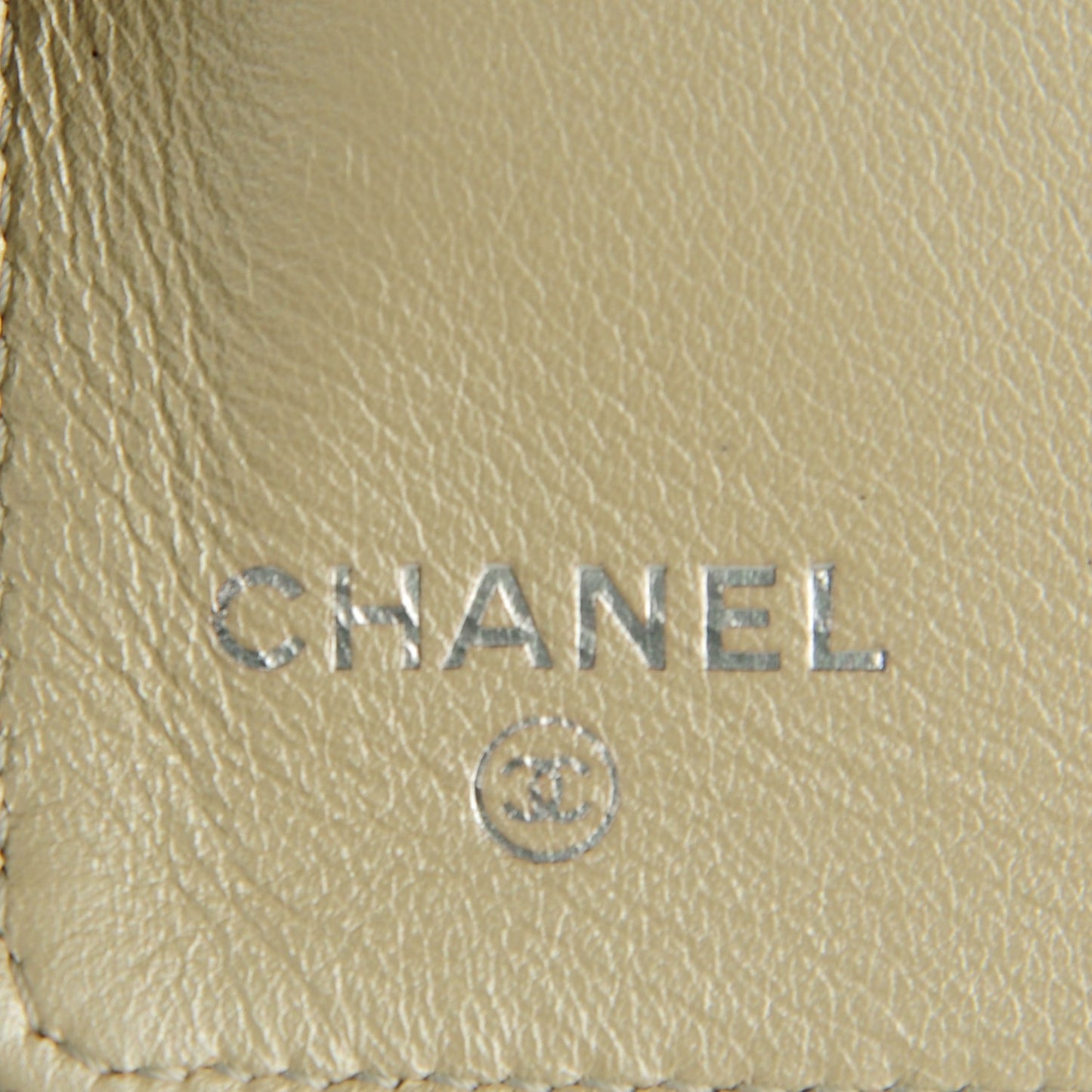 Caviar Sevruga Yen Wallet Pearl