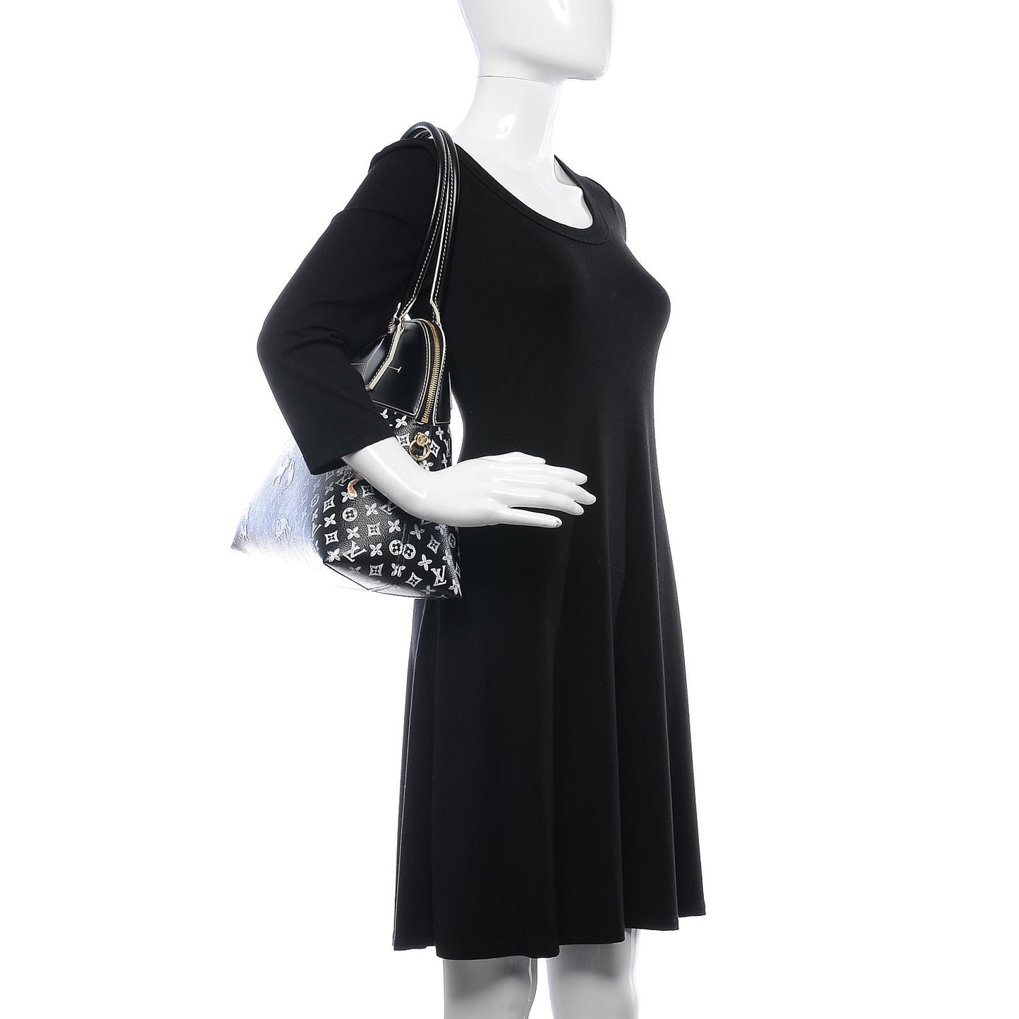 Calfskin Catogram Alma Souple MM Black