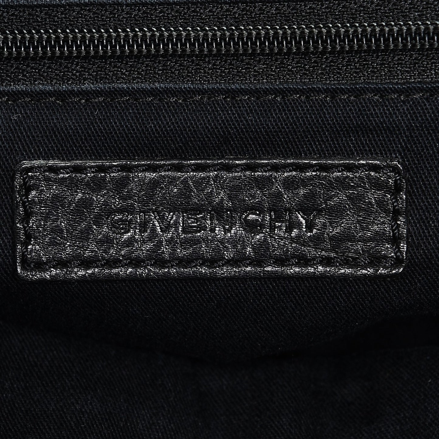 Calfskin Large Chain Wrap Nightingale Black