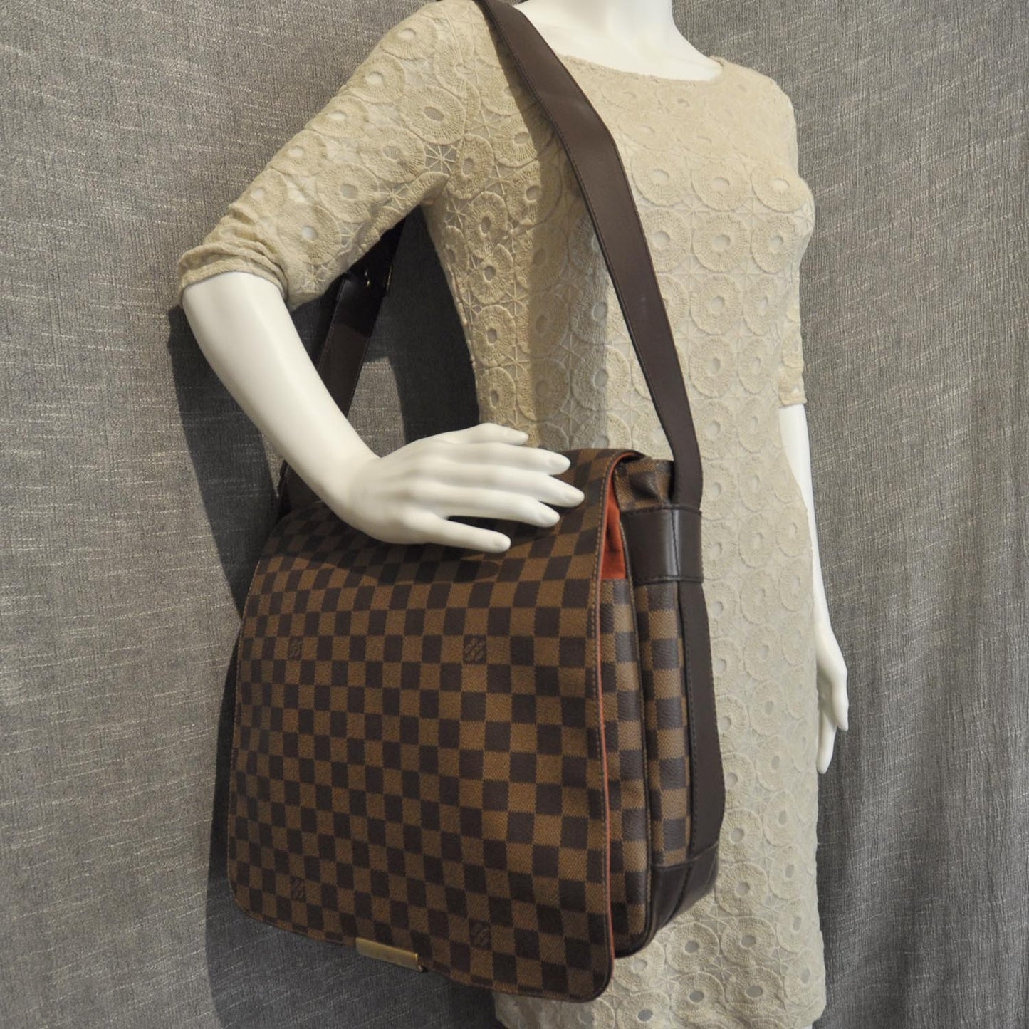 Damier Ebene Bastille Messenger